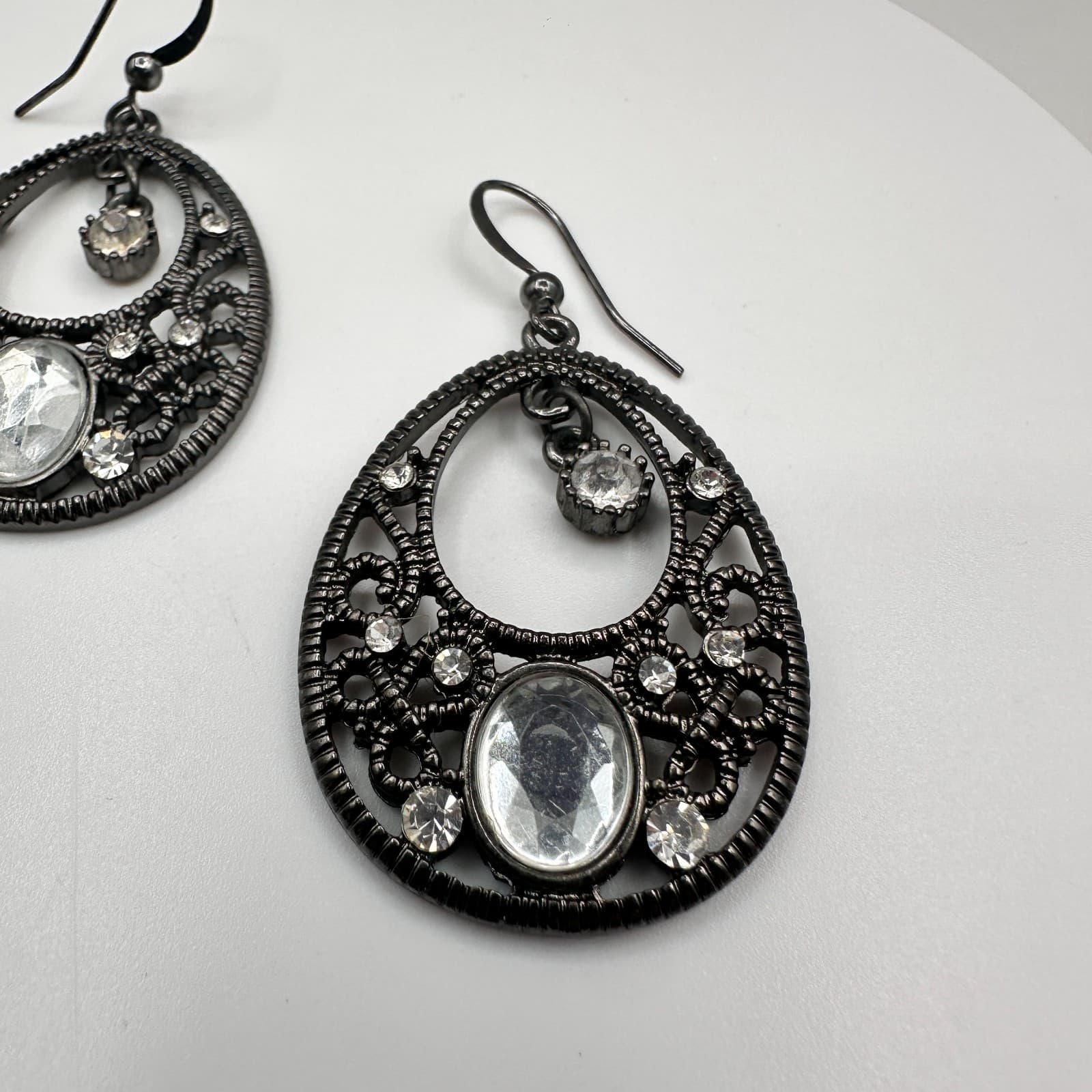 Vintage 90s Clear Rhinestone Filigree Teardrop Dangle Earrings Women's Jewelry - Thumbnail 2