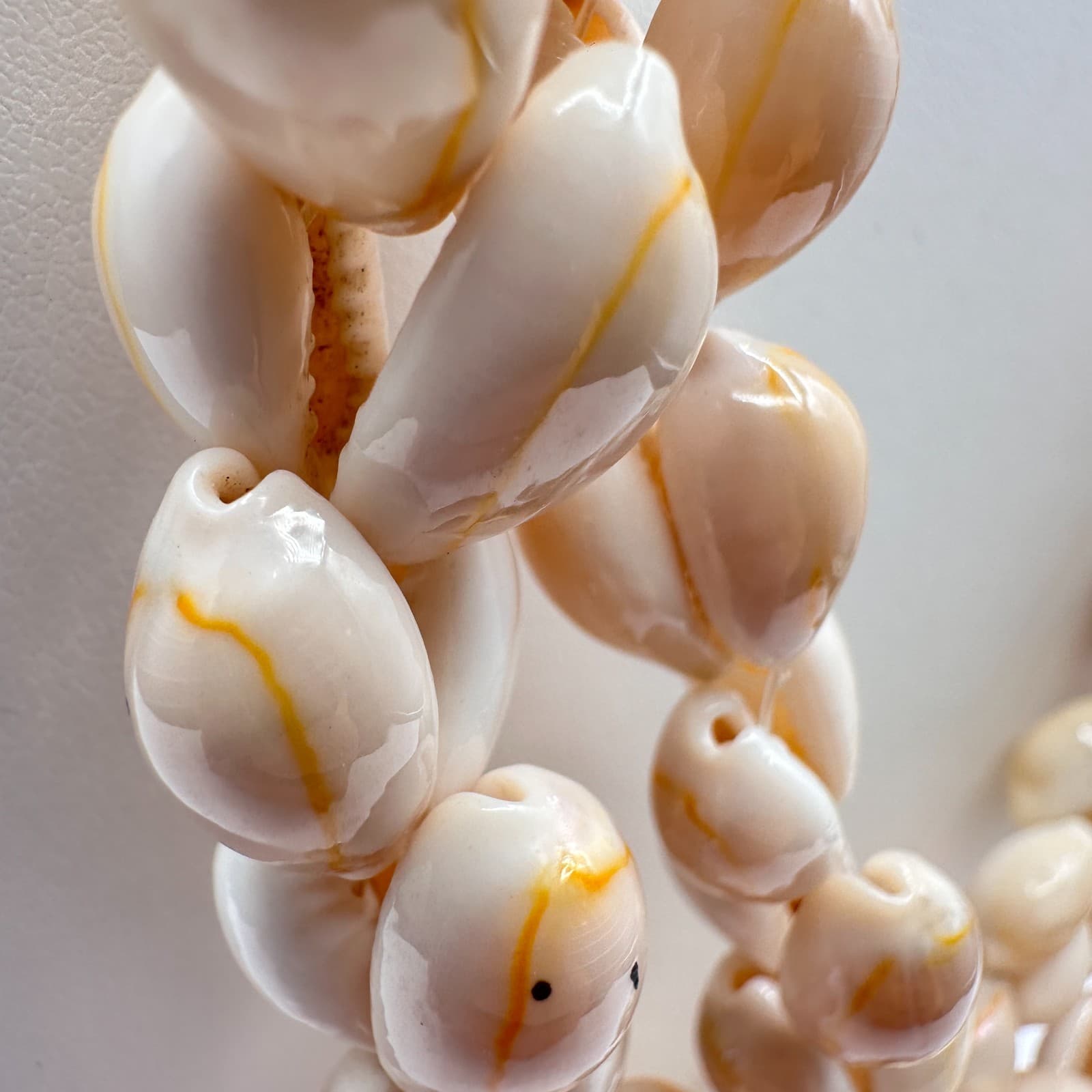Vintage 90s Double Strand Cowrie Shell Necklace Boho Women's Classic Jewelry - Thumbnail 4