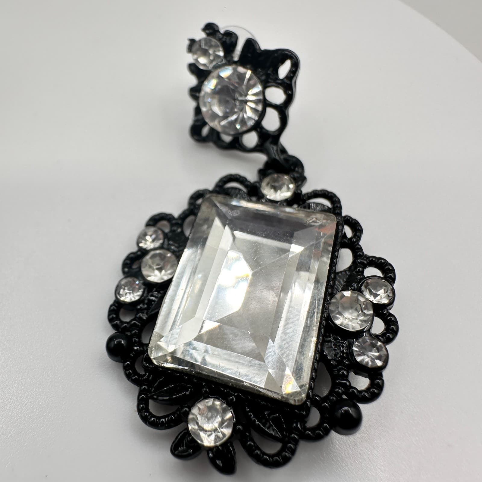 Vintage 80s Faceted Clear Crystal Stone Drop Stud Earrings Black Tone Jewelry - Thumbnail 6