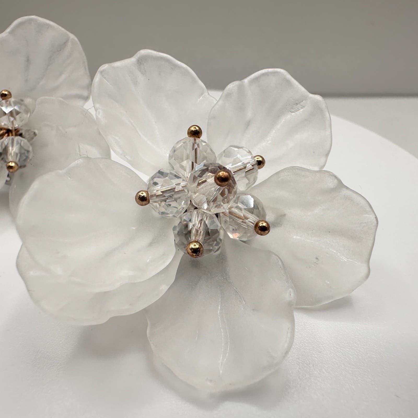 Vintage Y2K Frosted Flower Faceted Glass beads Stud Earrings silver tone Jewelry - Thumbnail 2