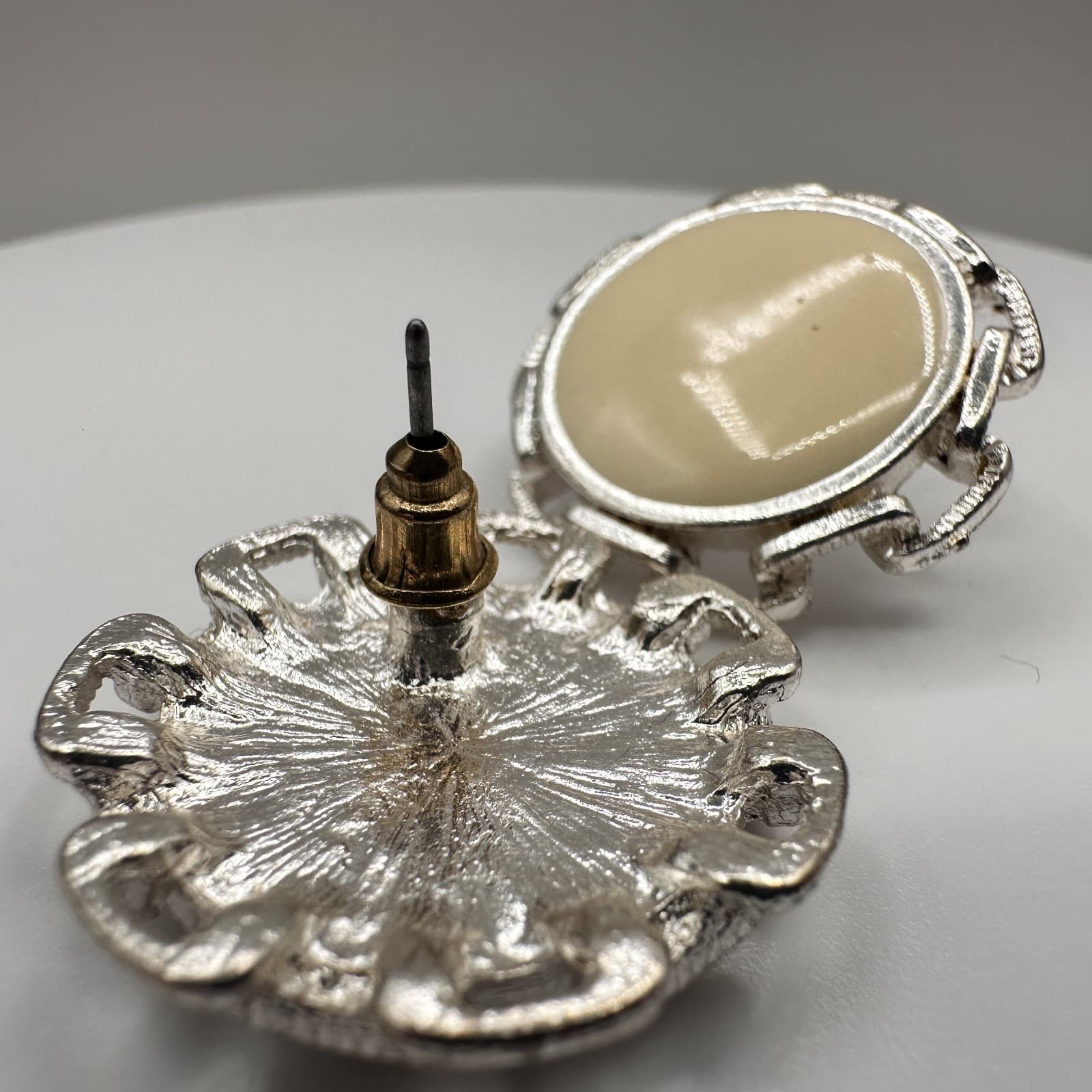 Vintage 80s Silver Tone Cream Enamel Round Stud Earrings Retro Women's Jewelry - Thumbnail 7