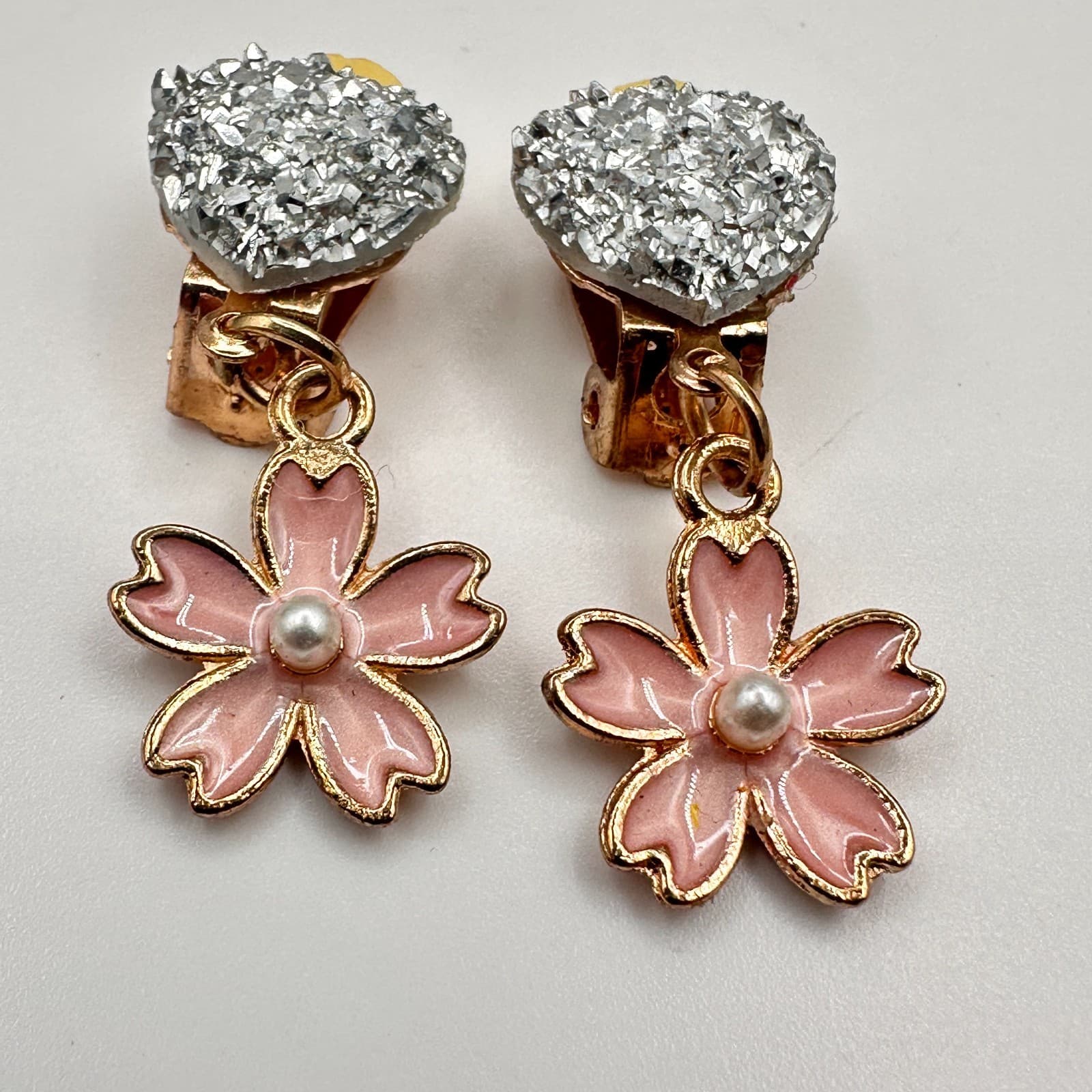 Vintage 90s Pink Enamel Floral Heart Dangle Earrings Gold Tone Women's Jewelry - Thumbnail 3