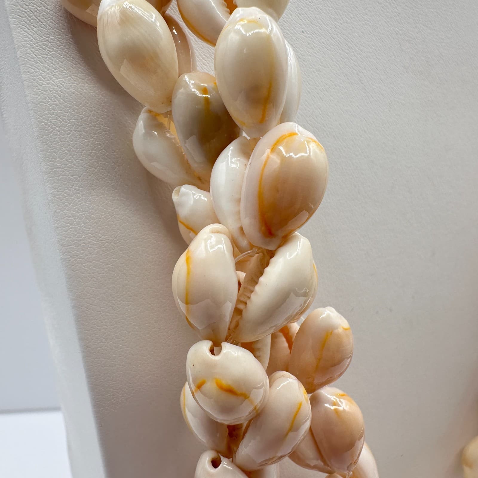 Vintage 90s Double Strand Cowrie Shell Necklace Boho Women's Classic Jewelry - Thumbnail 3