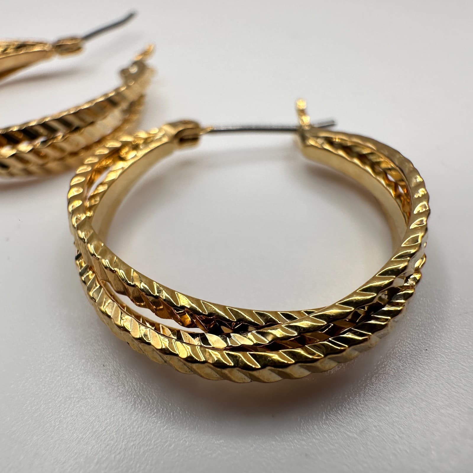 Vintage 90s Gold Tone Textured Double Hoop Earrings Fashion Classic Jewelry - Thumbnail 4