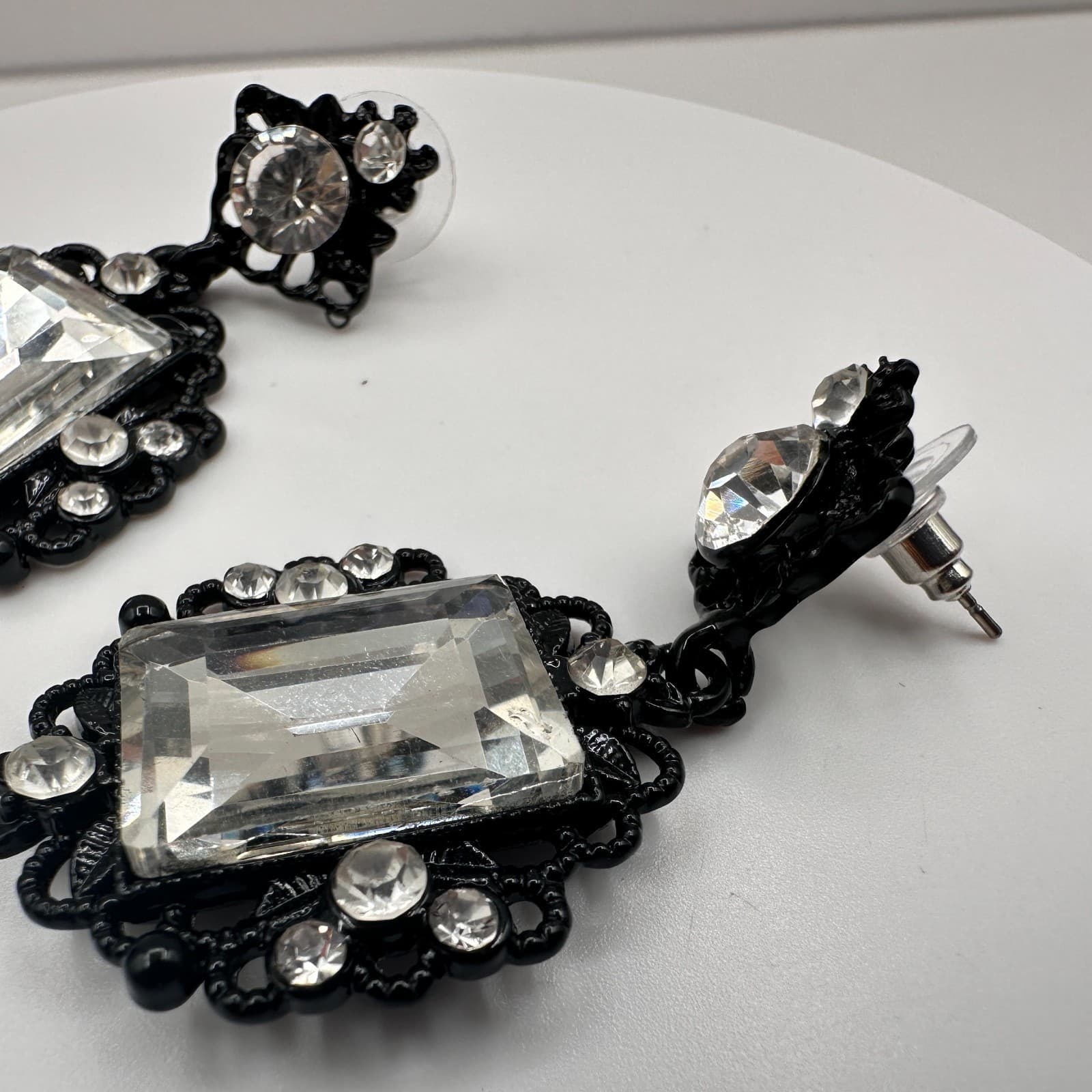 Vintage 80s Faceted Clear Crystal Stone Drop Stud Earrings Black Tone Jewelry - Thumbnail 5
