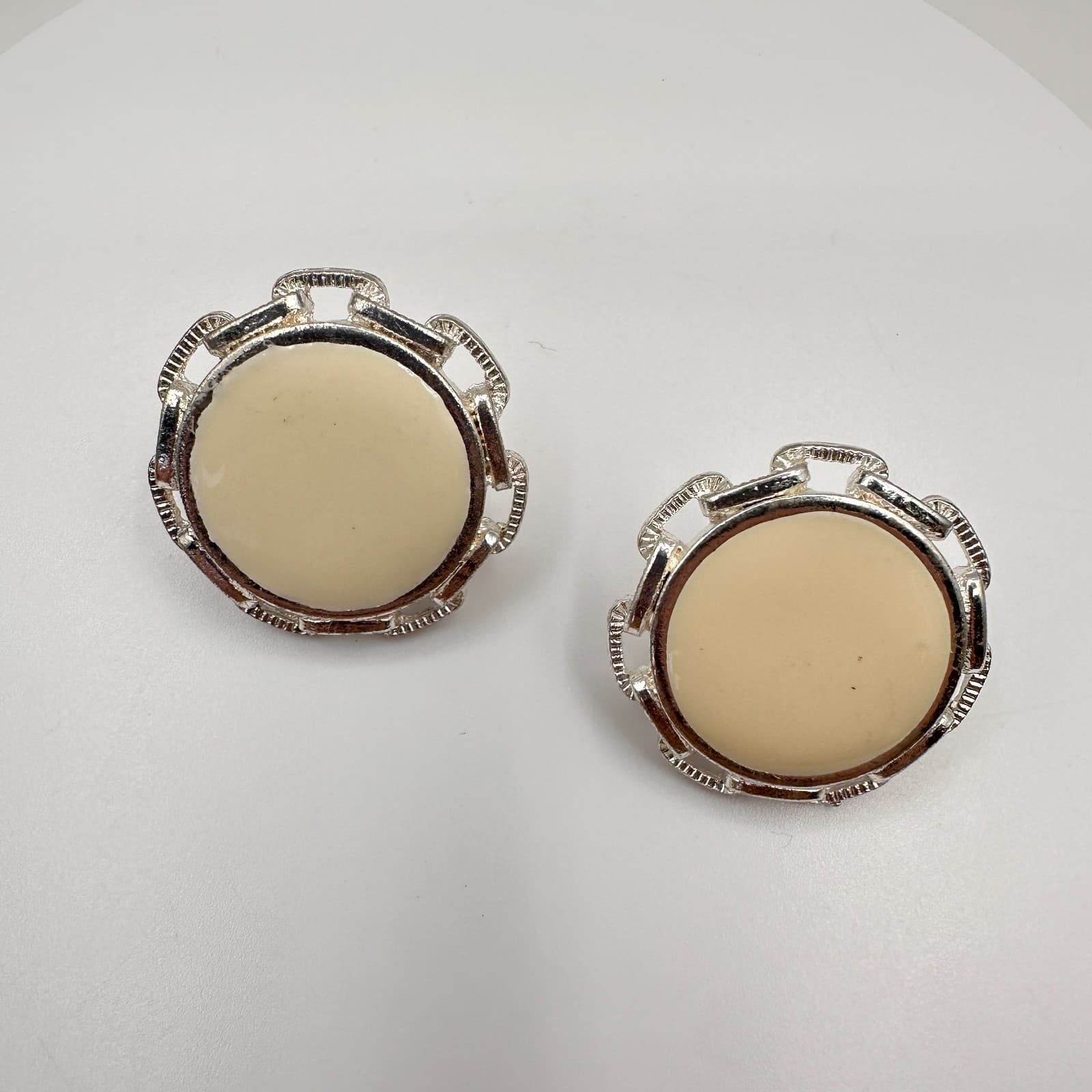 Vintage 80s Silver Tone Cream Enamel Round Stud Earrings Retro Women's Jewelry - Image 1