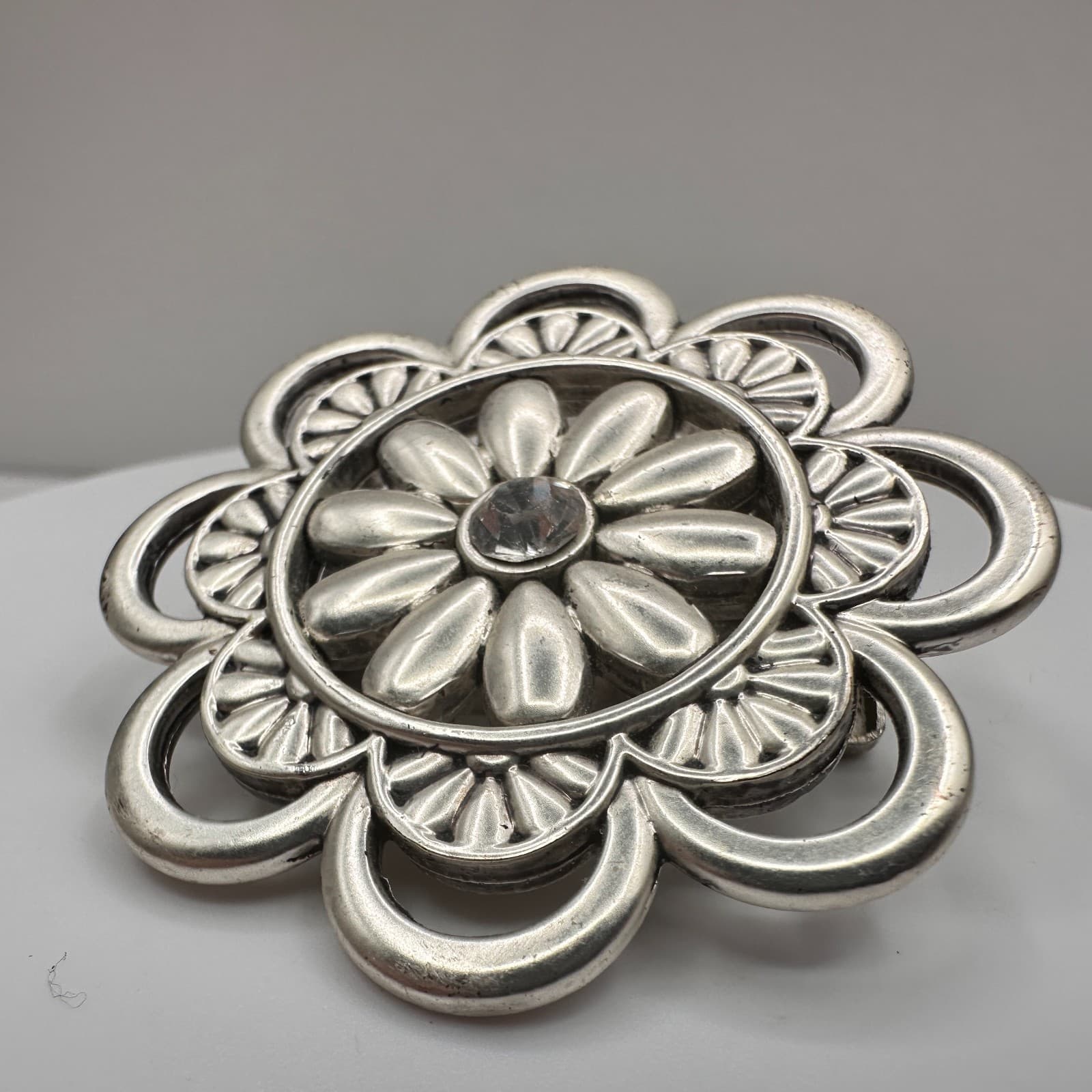 Vintage 90s Silver Tone Floral Brooch Pin Clear Rhinestone Women's Jewelry - Thumbnail 3