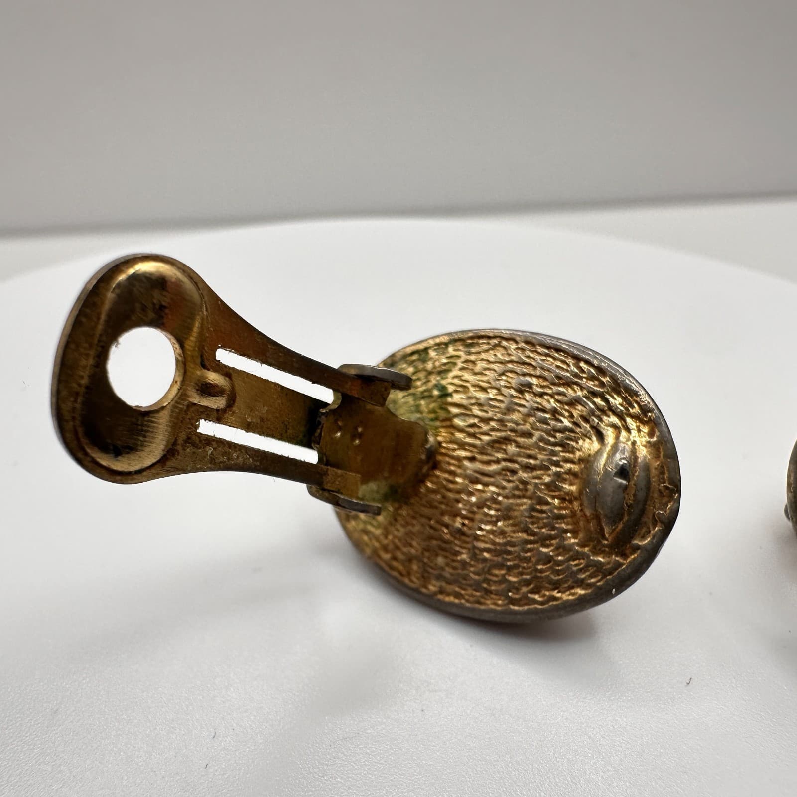 Vintage 80s 90s Gold Tone Cream Faux Pearl Clip On Earrings Statement Jewelry - Thumbnail 5