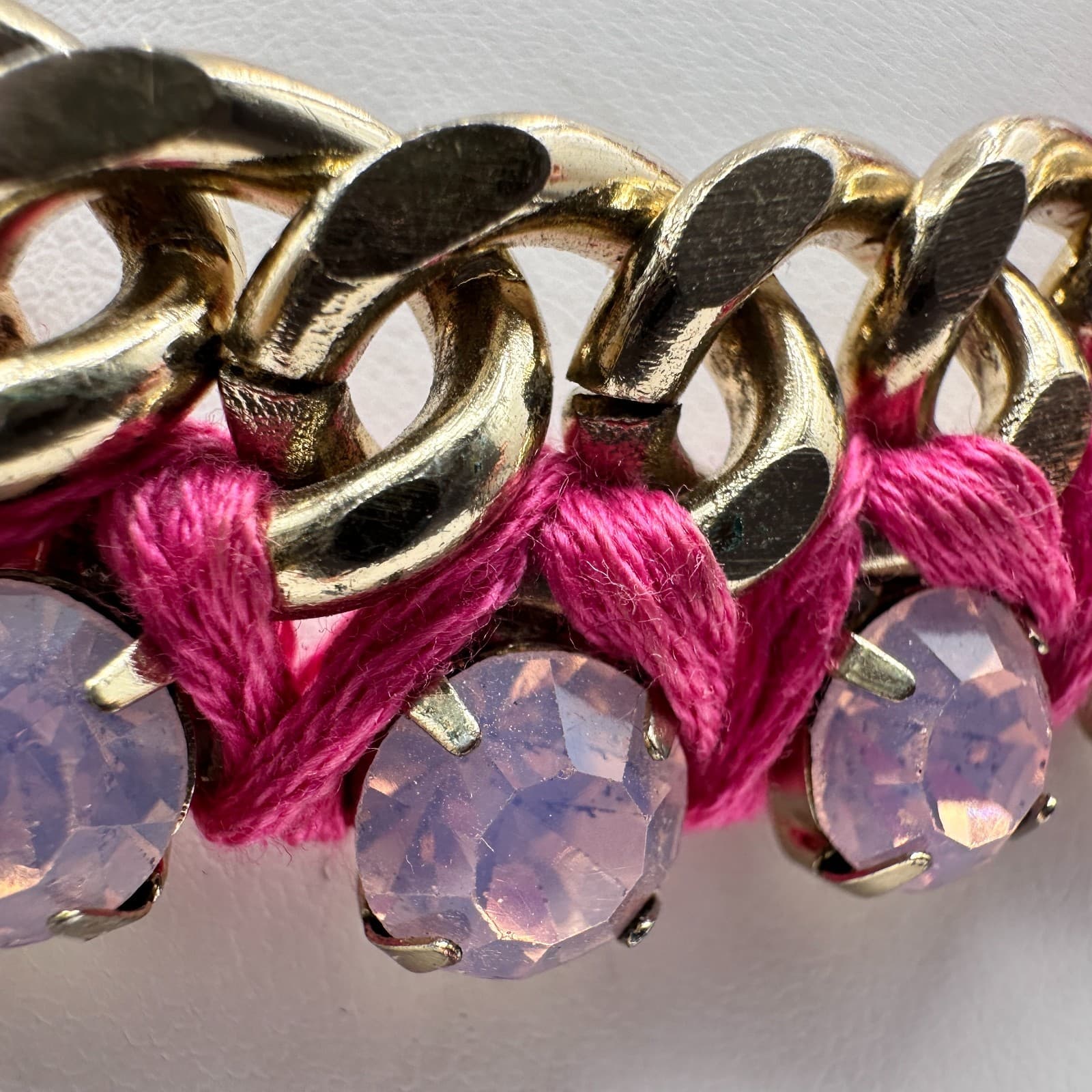 Vintage 90s Pink Wrap Gold Tone Curb Chain Necklace Rhinestone Glass Jewelry - Thumbnail 5