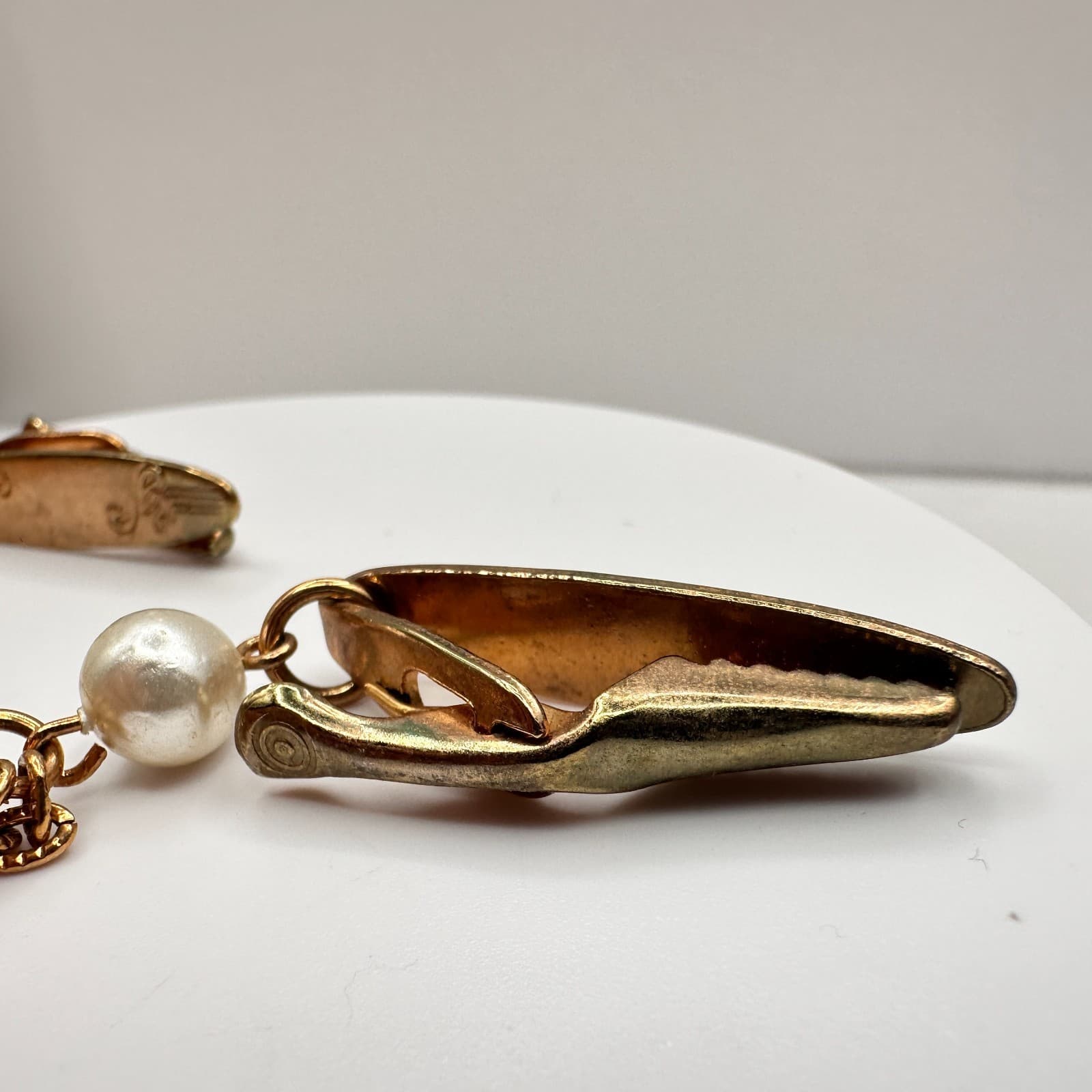 Vintage 90s Gold Tone Faux Pearl Sweater Guard Cardigan Clips Multi Strand Chain - Thumbnail 5