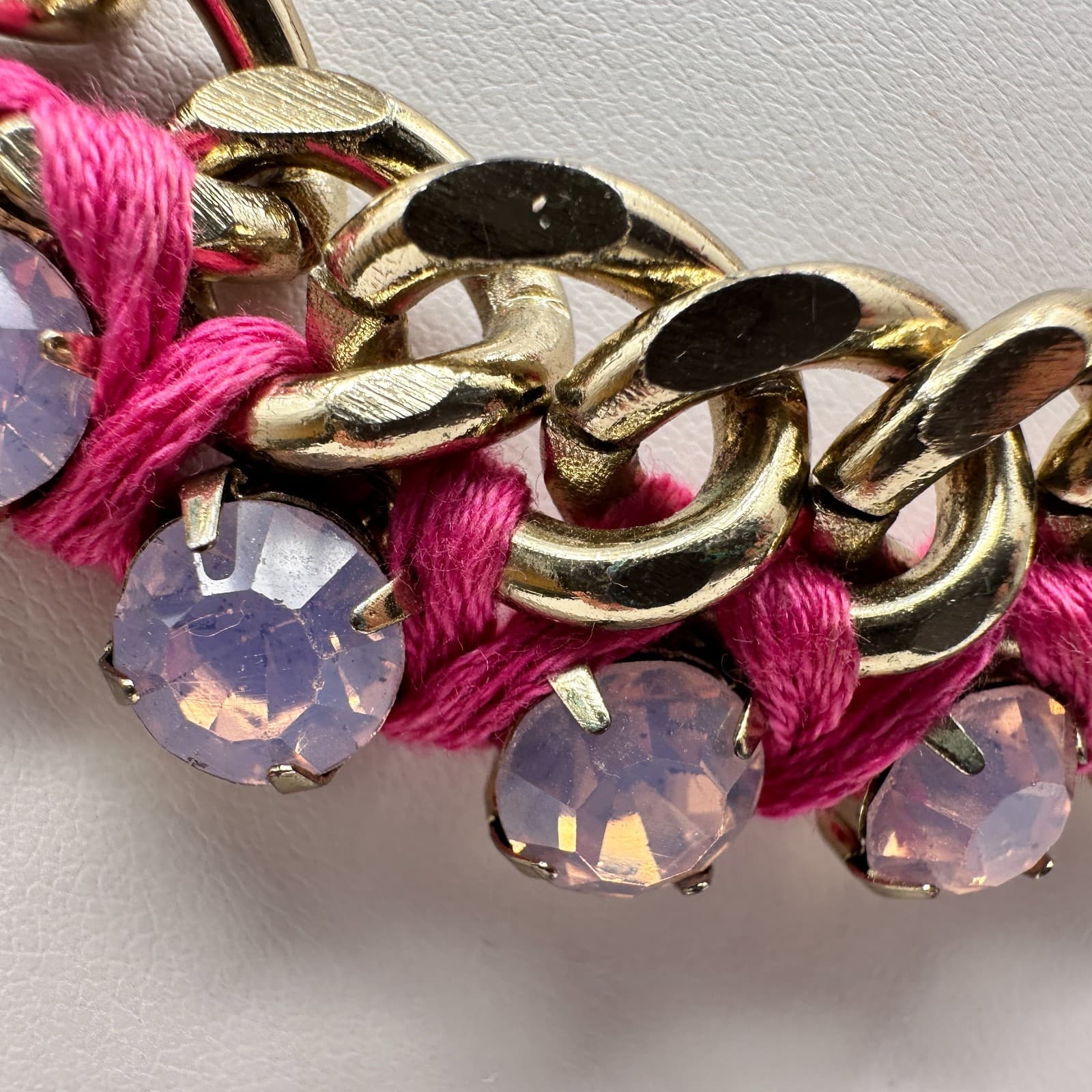 Vintage 90s Pink Wrap Gold Tone Curb Chain Necklace Rhinestone Glass Jewelry - Thumbnail 4
