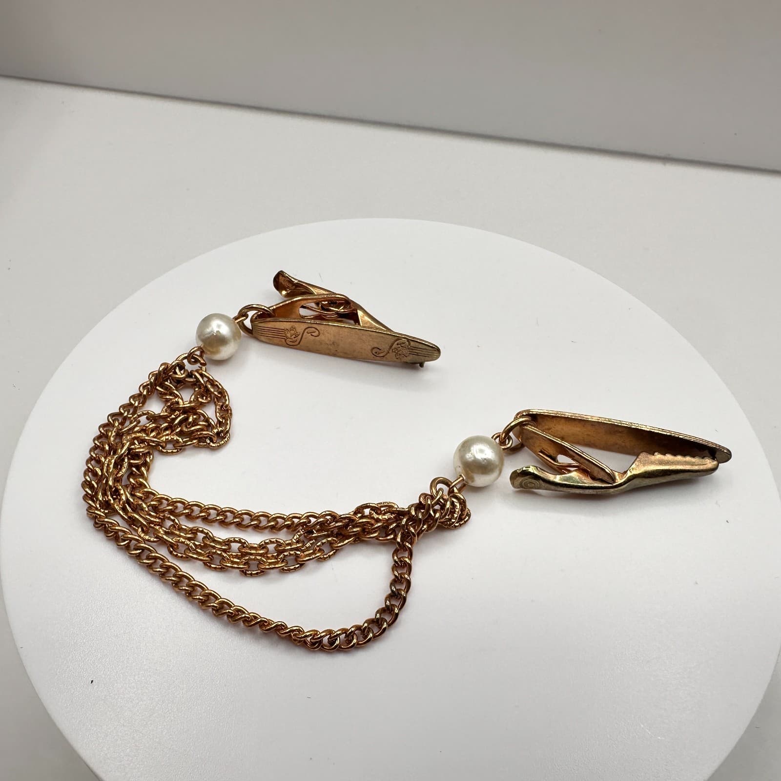 Vintage 90s Gold Tone Faux Pearl Sweater Guard Cardigan Clips Multi Strand Chain - Thumbnail 7