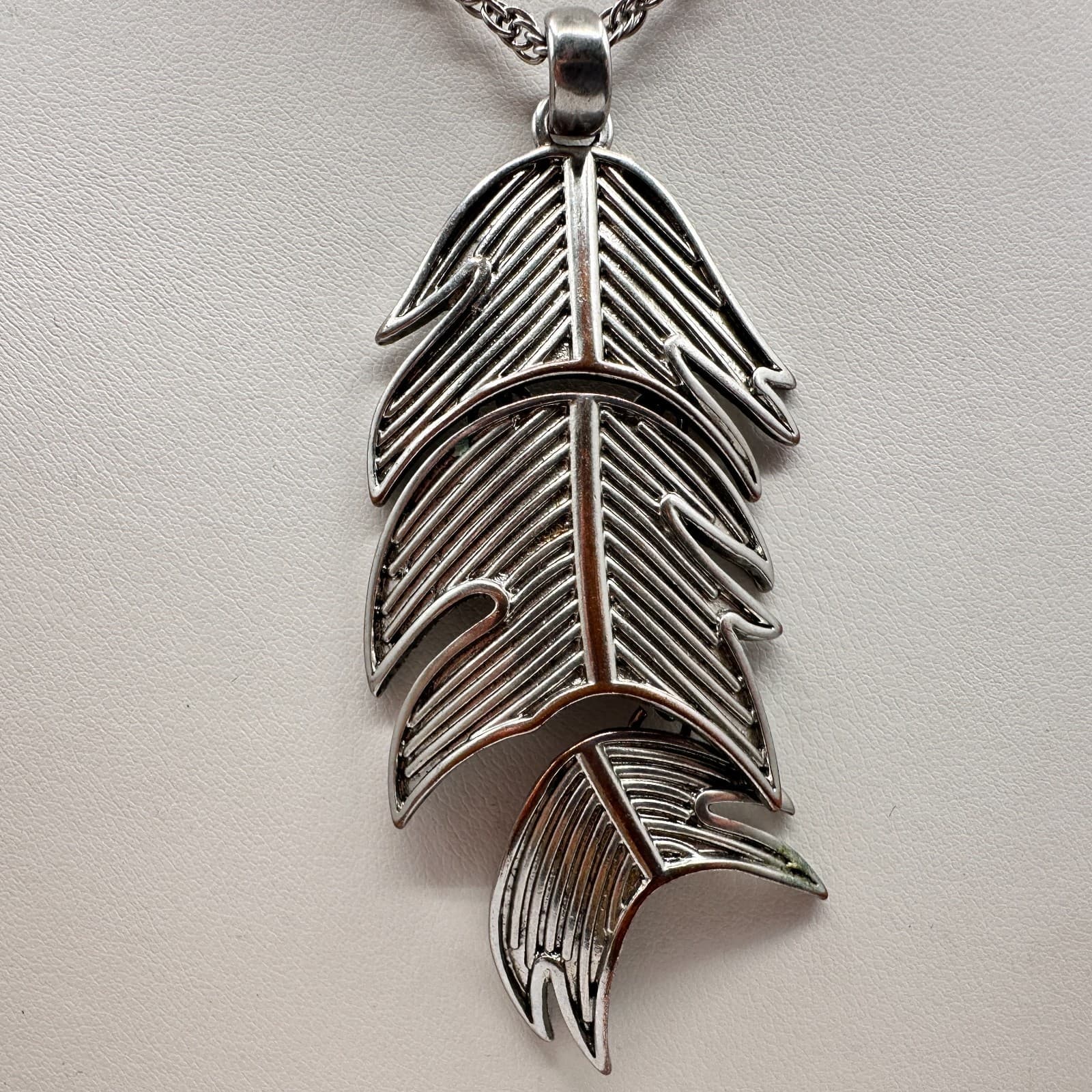 Vintage Y2K Silver Tone Feather Pendant Necklace Statement Leaf Boho Jewelry - Thumbnail 5