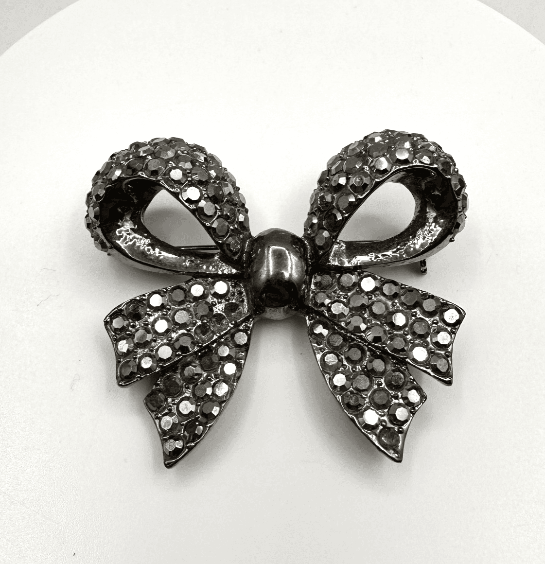 Vintage 90s Bow Brooch Pin Boho Retro Women's Classic Fashion Jewelry - Image 1