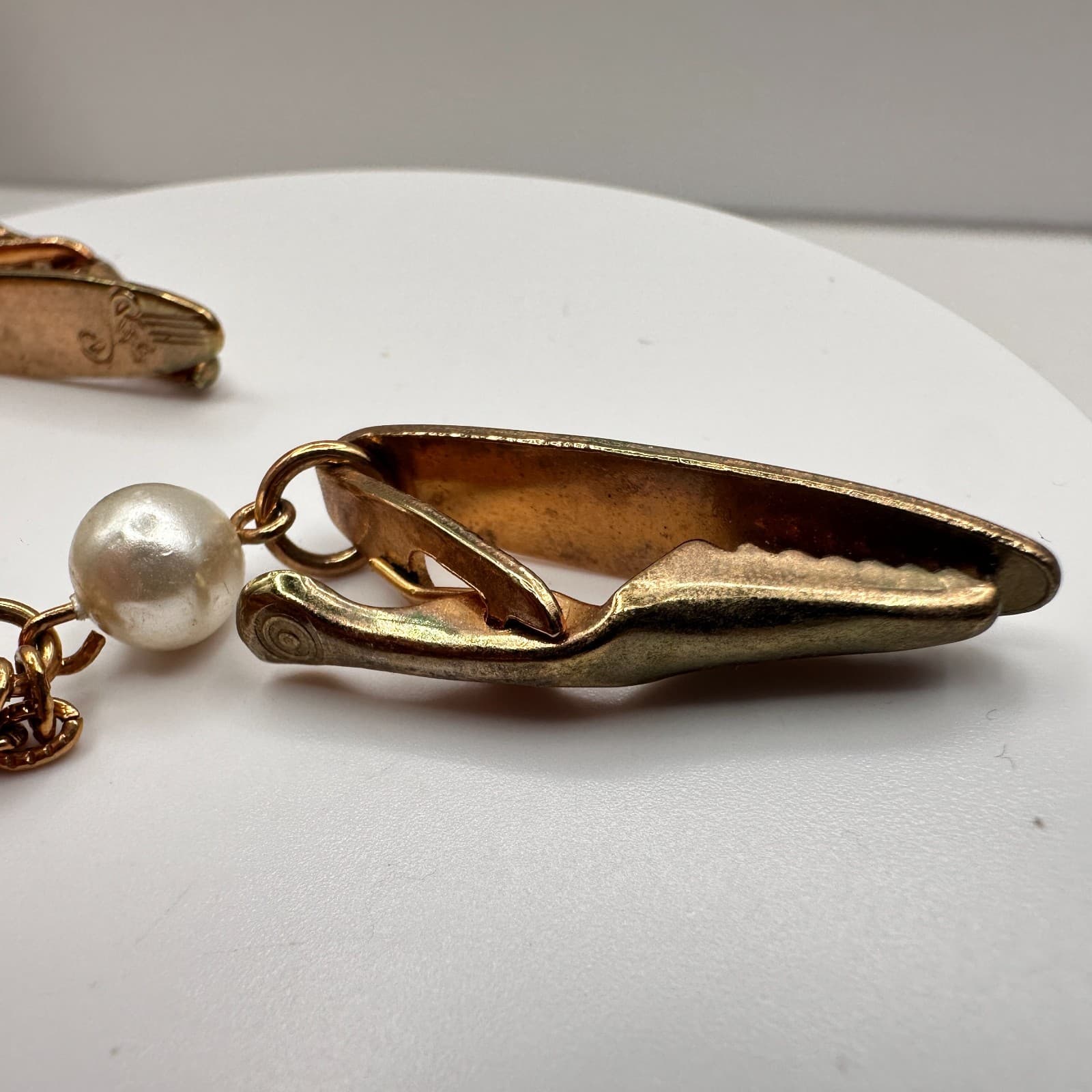 Vintage 90s Gold Tone Faux Pearl Sweater Guard Cardigan Clips Multi Strand Chain - Thumbnail 6