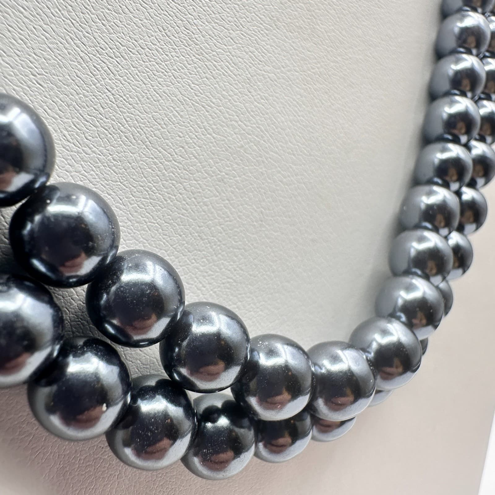 Vintage 90s Grey Faux Pearl Double Strand Beaded Necklace Statement Jewelry - Thumbnail 4