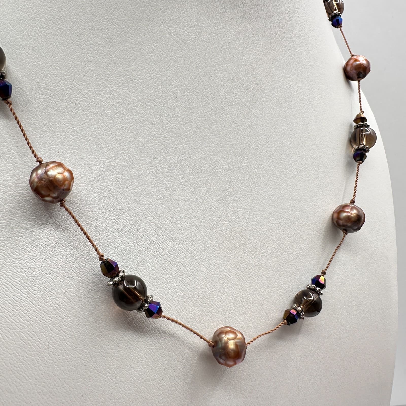Vintage 80s Iridescent Copper Faux Pearl & Smoky Faceted Bead Necklace jewelry - Thumbnail 3
