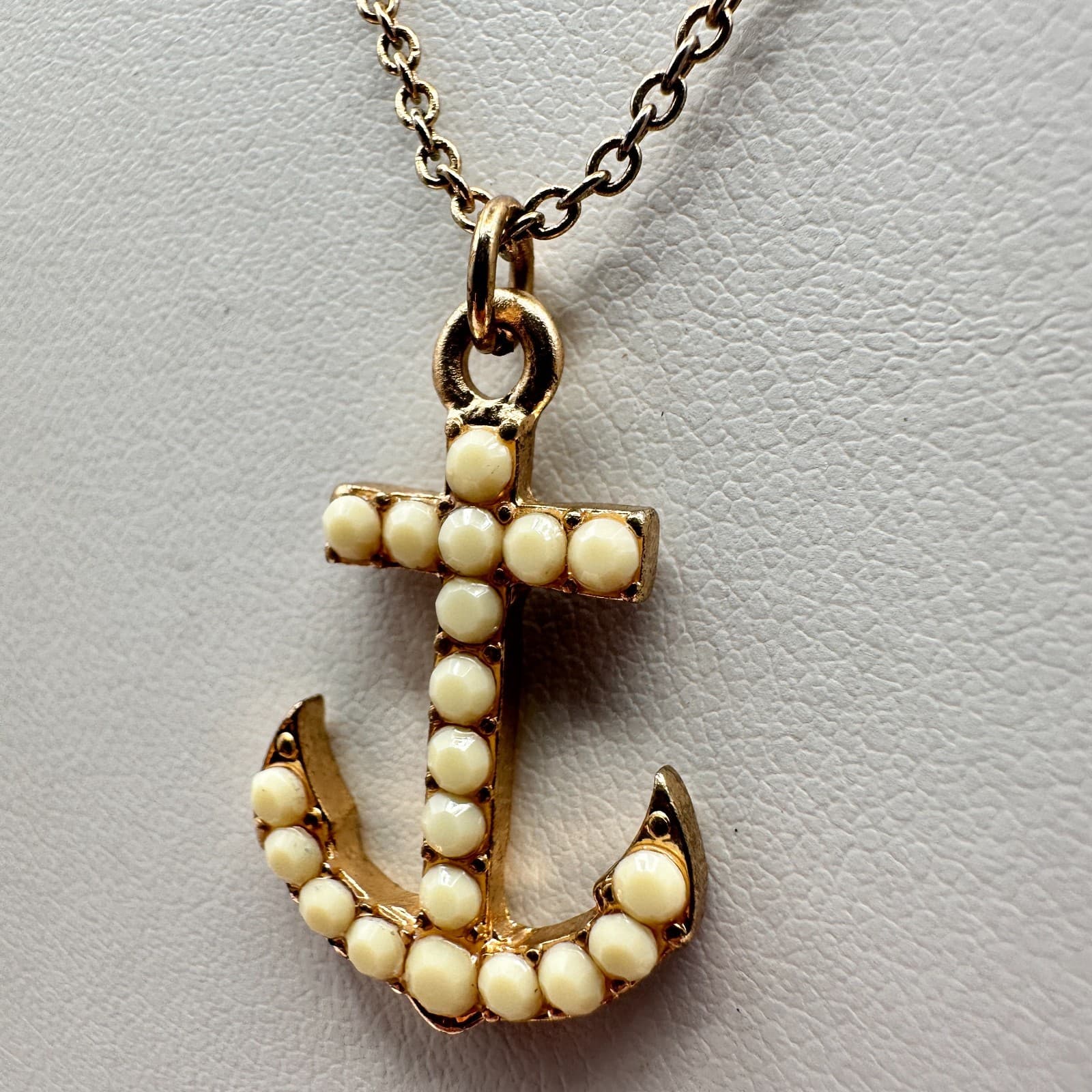 Vintage 90s Anchor Pendant Necklace Gold Tone Cream Beaded Women's Jewelry - Thumbnail 5