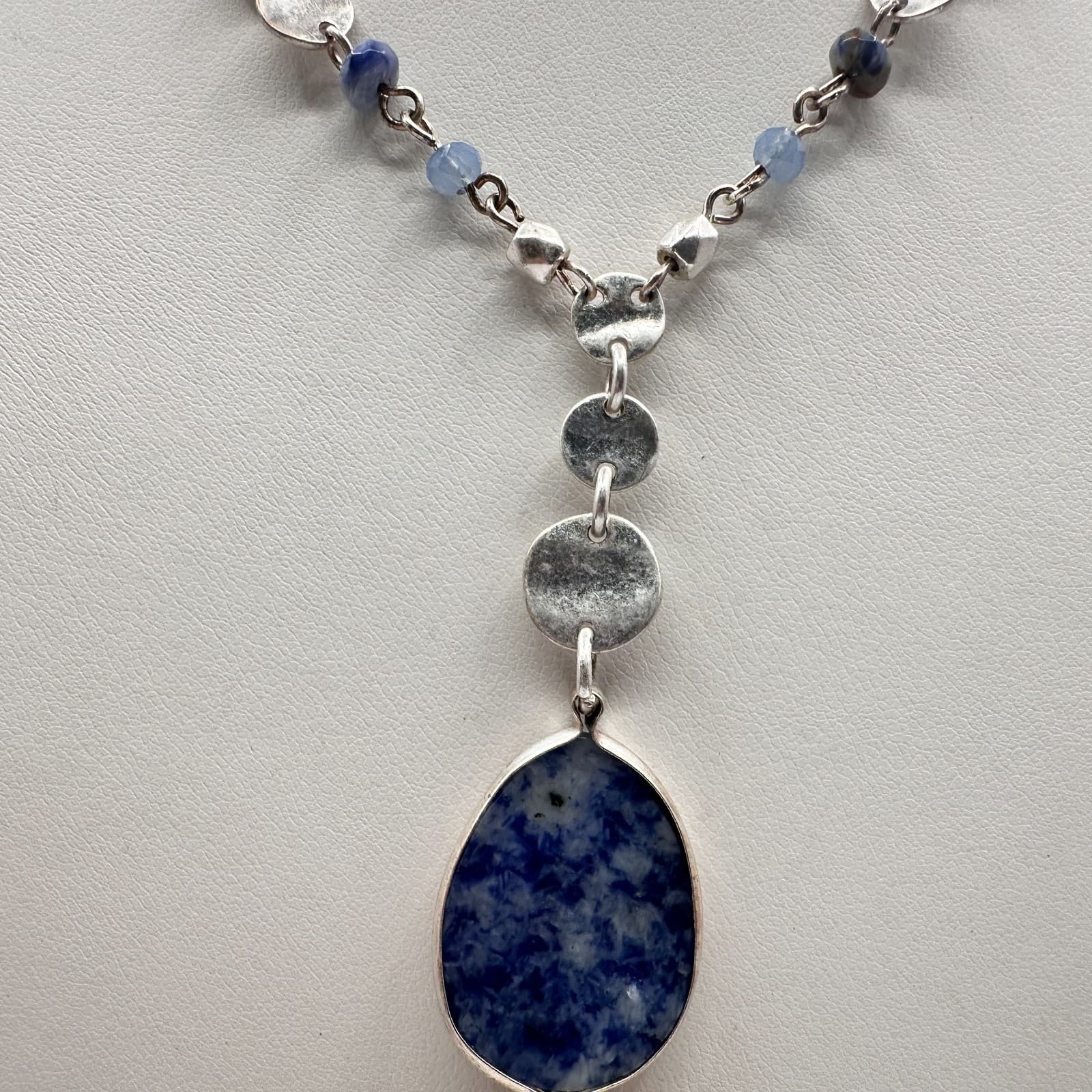 Vintage 90s Sodalite Teardrop Disc Necklace Hammered Silver Tone Women's Jewelry - Thumbnail 3