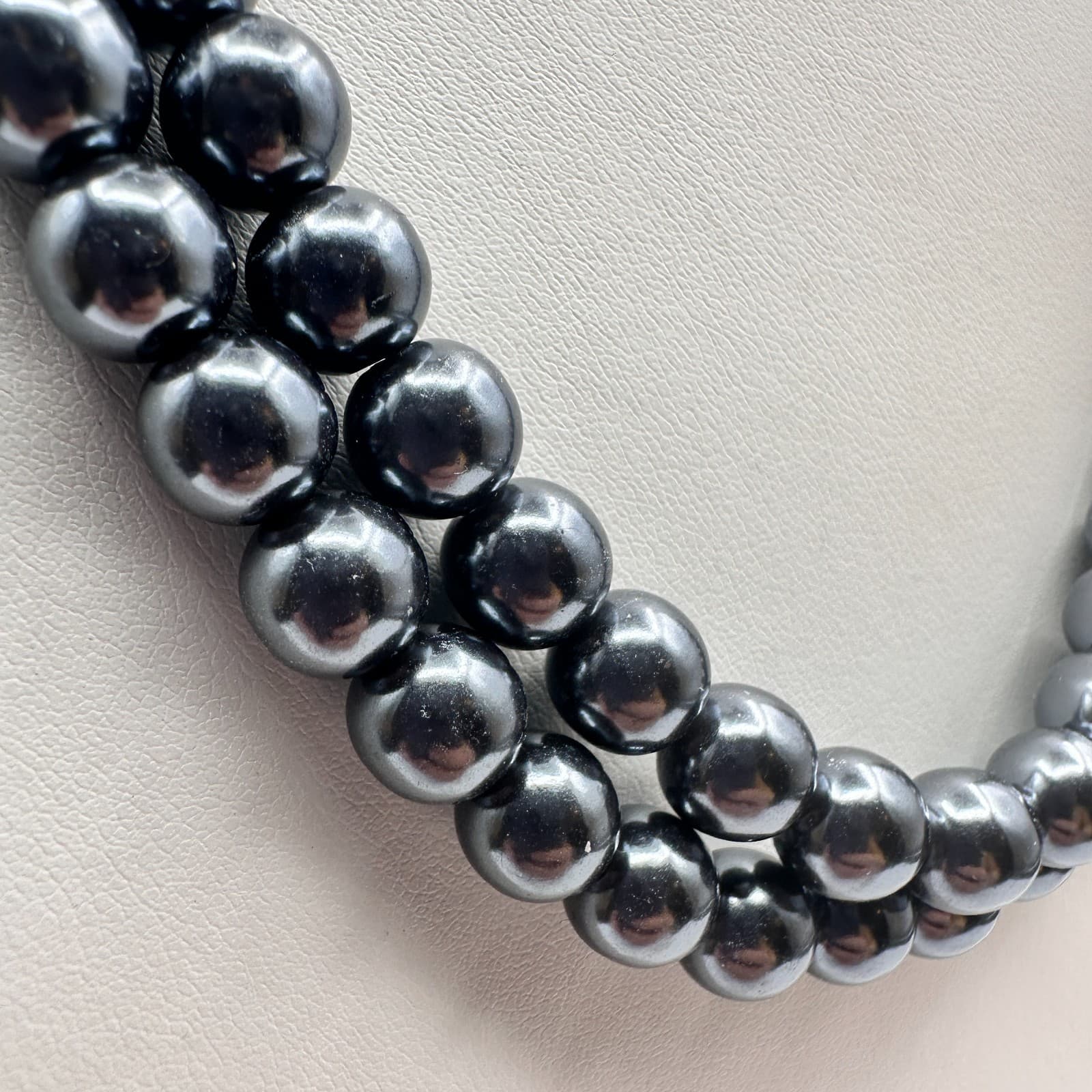 Vintage 90s Grey Faux Pearl Double Strand Beaded Necklace Statement Jewelry - Thumbnail 3