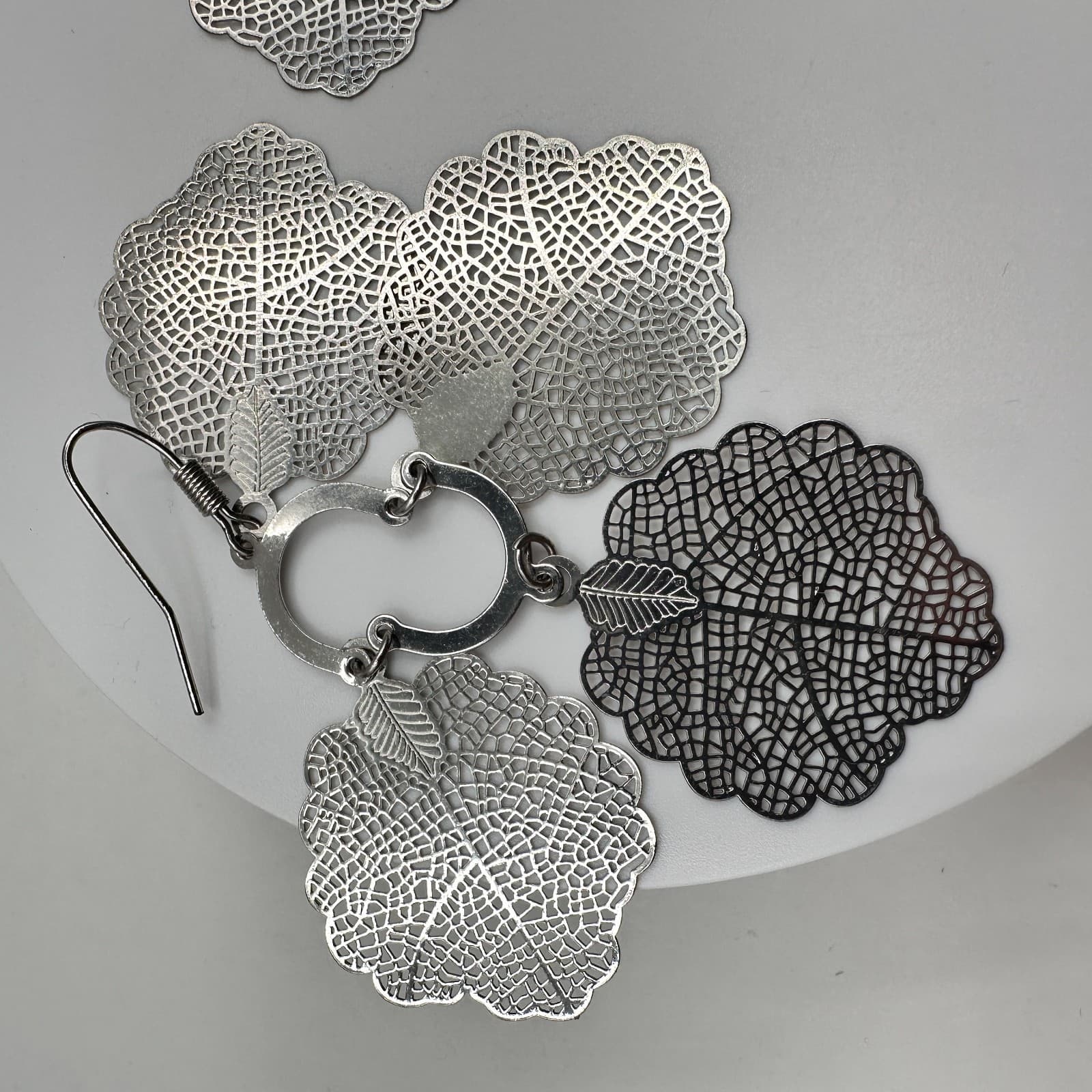 Vintage 90s Silver Tone Filigree Leaf Dangle Earrings Statement Women's Jewelry - Thumbnail 6