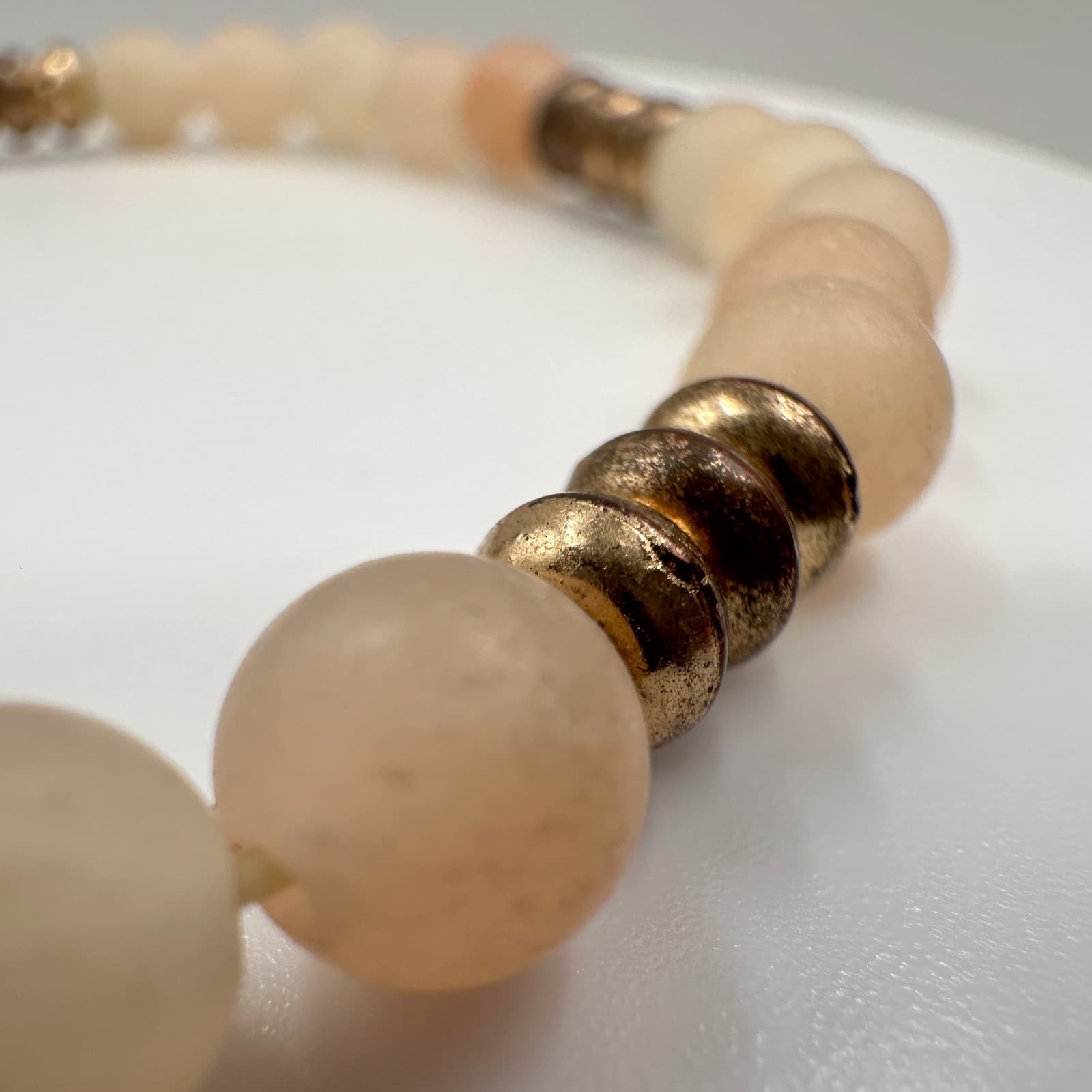 Vintage 90s Matte Peach Beaded Bracelet Gold Tone Spacers Boho Women's Jewelry - Thumbnail 5