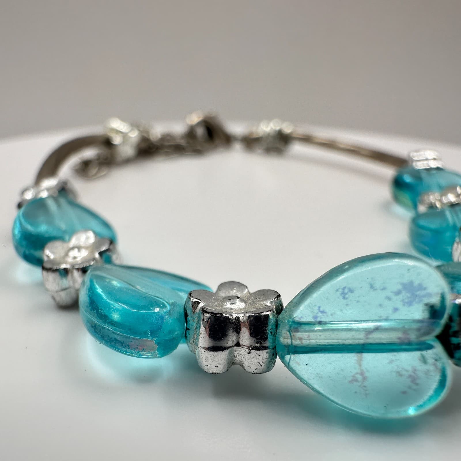 Vintage Y2K Aqua Blue Glass Heart Beaded Bracelet Flower Silver Tone Jewelry - Thumbnail 3
