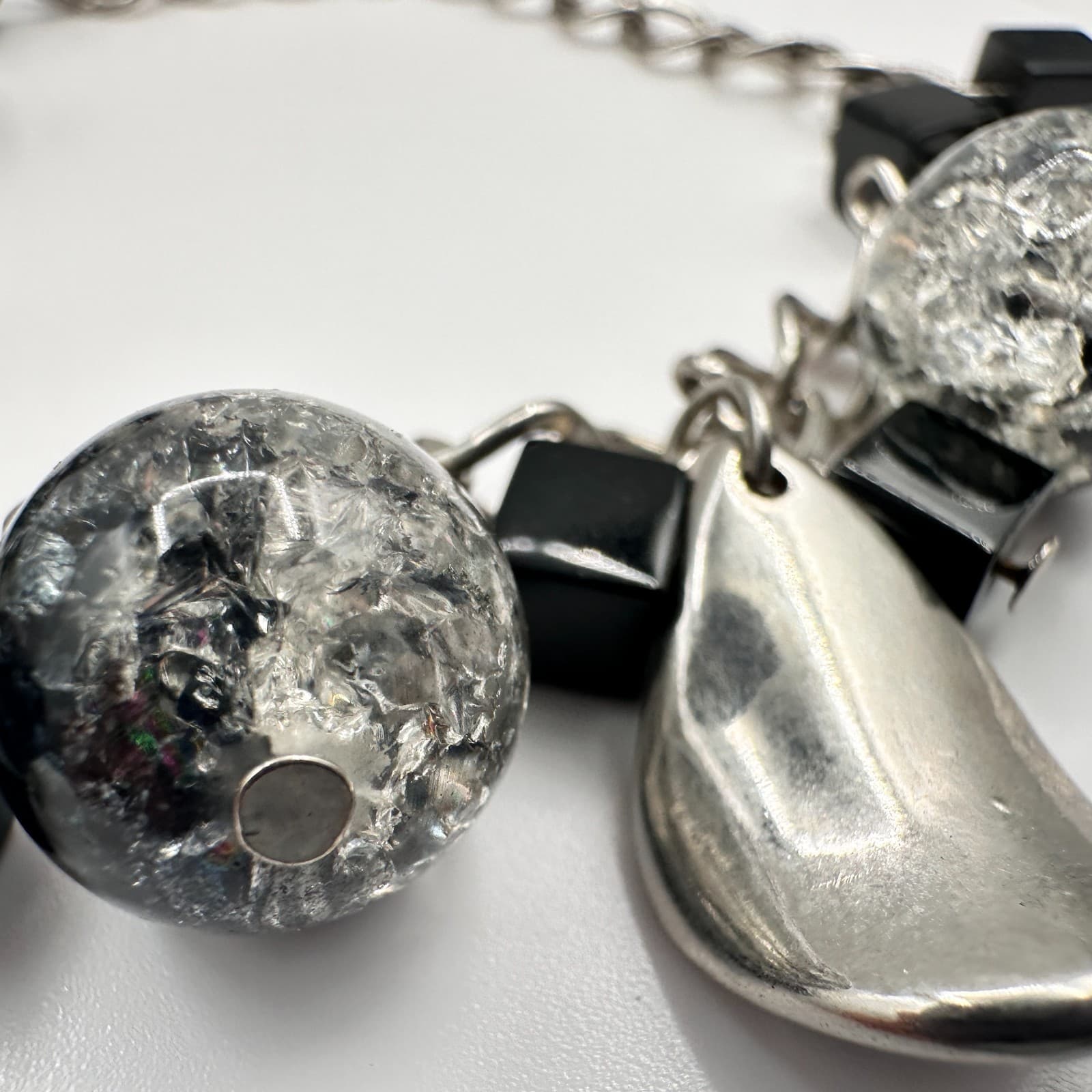 Vintage Y2K Silver Tone Charm Bracelet Black Glass Heart Cracker Beaded Boho - Thumbnail 4