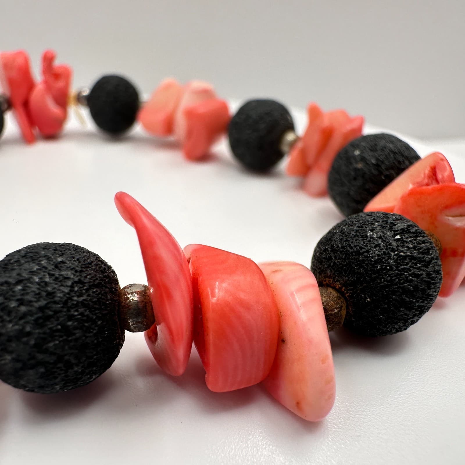 Vintage 90s Pink Coral & Black Lava Rock Beaded Stretch Bracelet Boho Statement - Thumbnail 5
