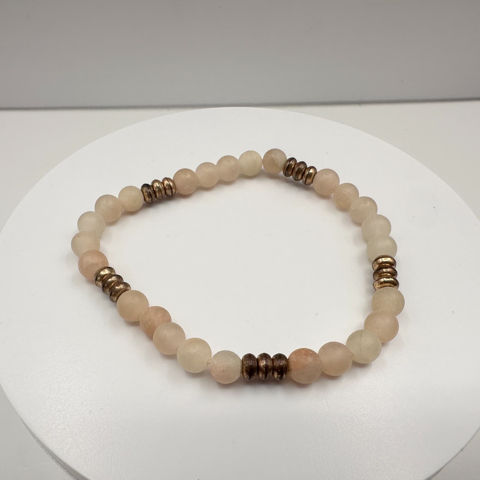 Vintage 90s Matte Peach Beaded Bracelet Gold Tone Spacers Boho Women's Jewelry - Thumbnail 2