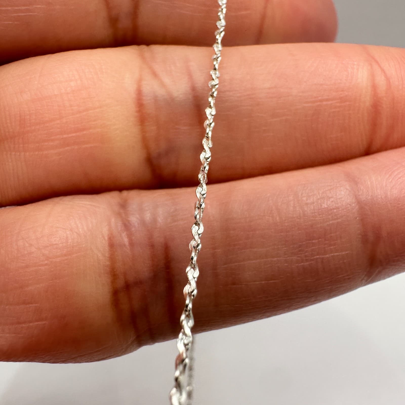 Vintage 90s Silver Tone Twisted Rope Chain Bracelet Minimalist Women's Jewelery - Thumbnail 5