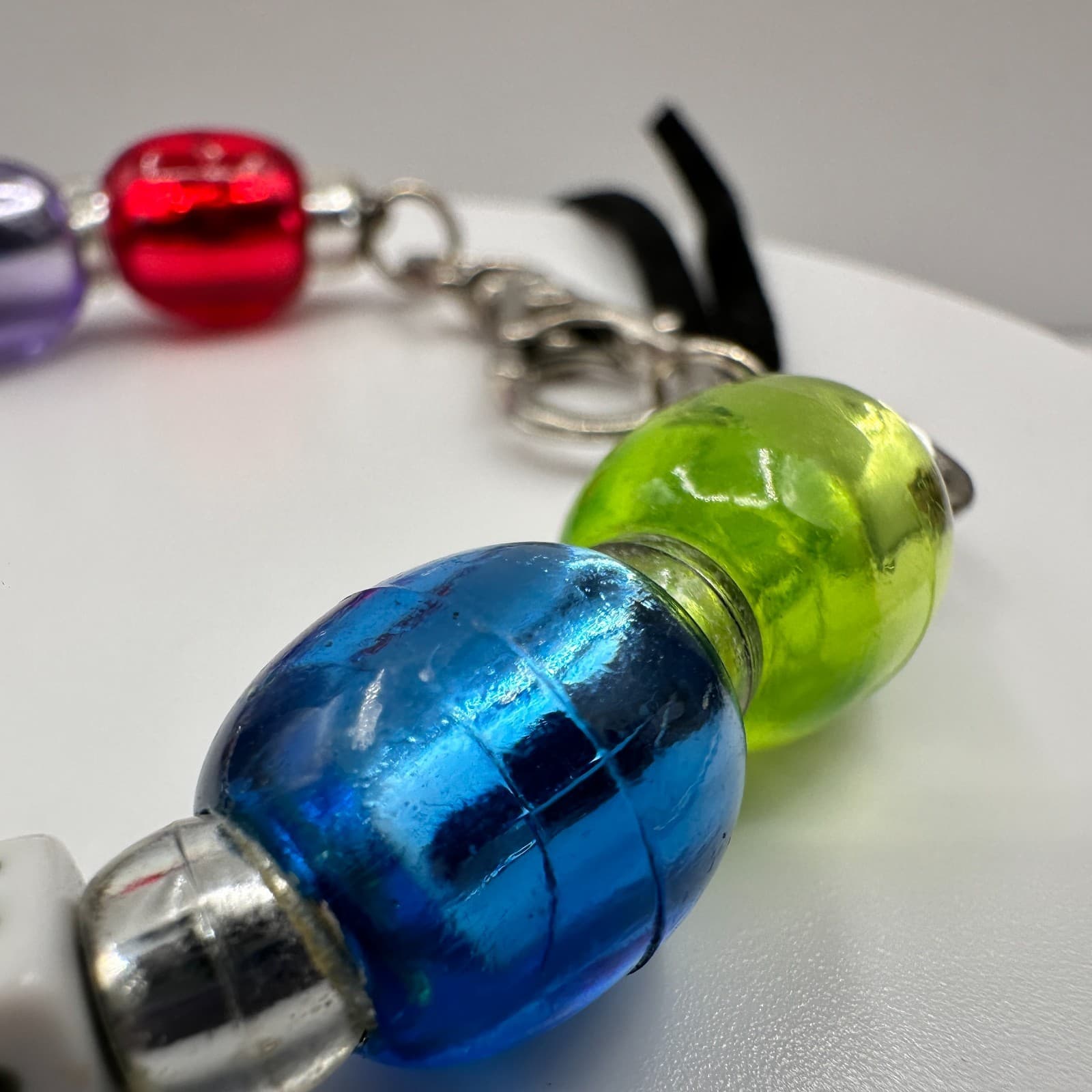 Vintage Y2K Friends Cube Bracelet Acrylic Beaded Silver Tone Women's Jewelry - Thumbnail 4