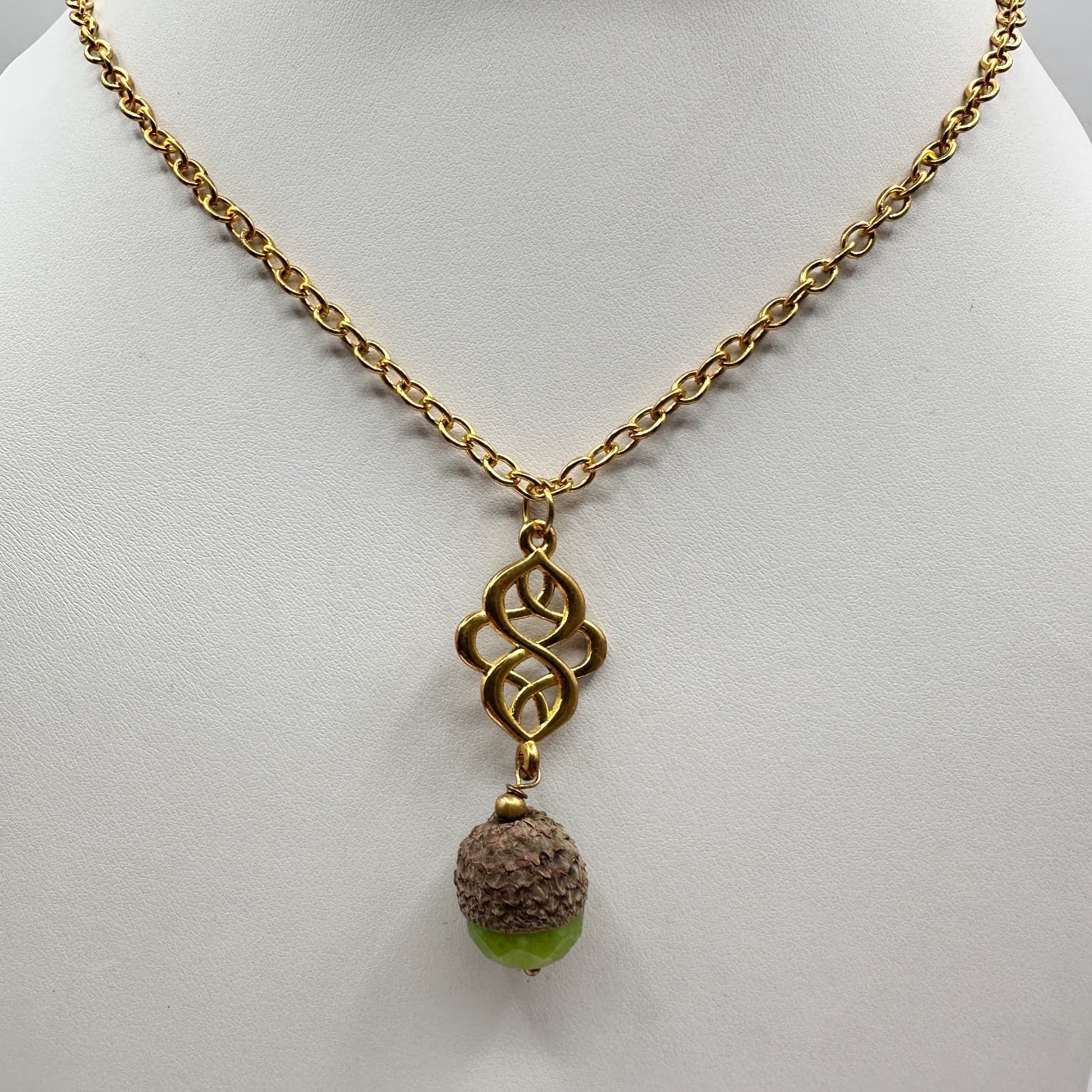 Vintage 90s Acorn Pendant Necklace Gold Tone Celtic Knot Green Beaded Nature - Thumbnail 5