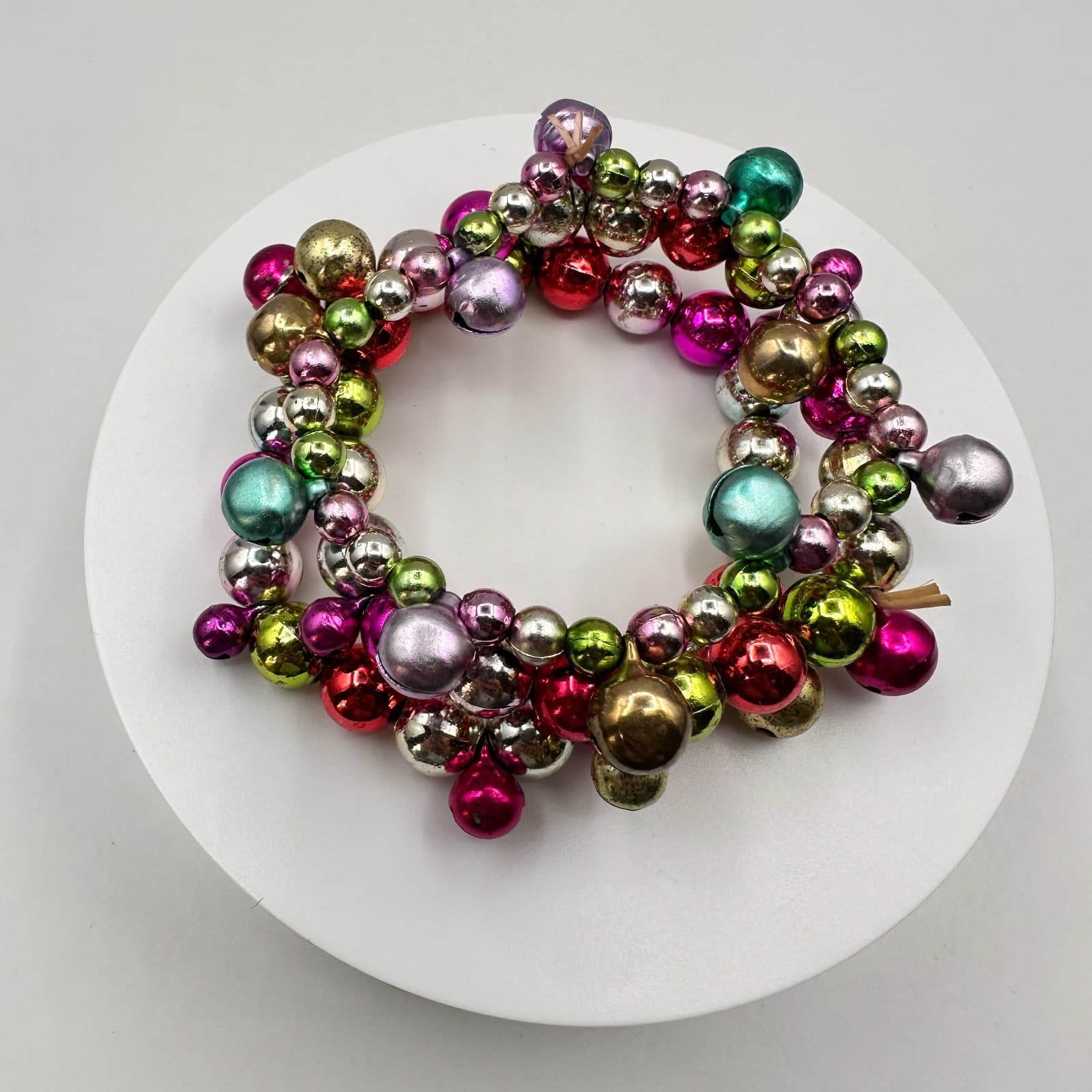 Vintage 90s Jingle Bell Wreath Ornament Stretch Wrap Bracelet Women's Jewelry - Image 1