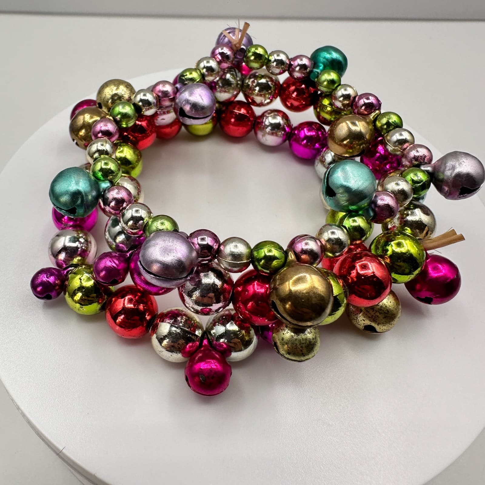 Vintage 90s Jingle Bell Wreath Ornament Stretch Wrap Bracelet Women's Jewelry - Thumbnail 2