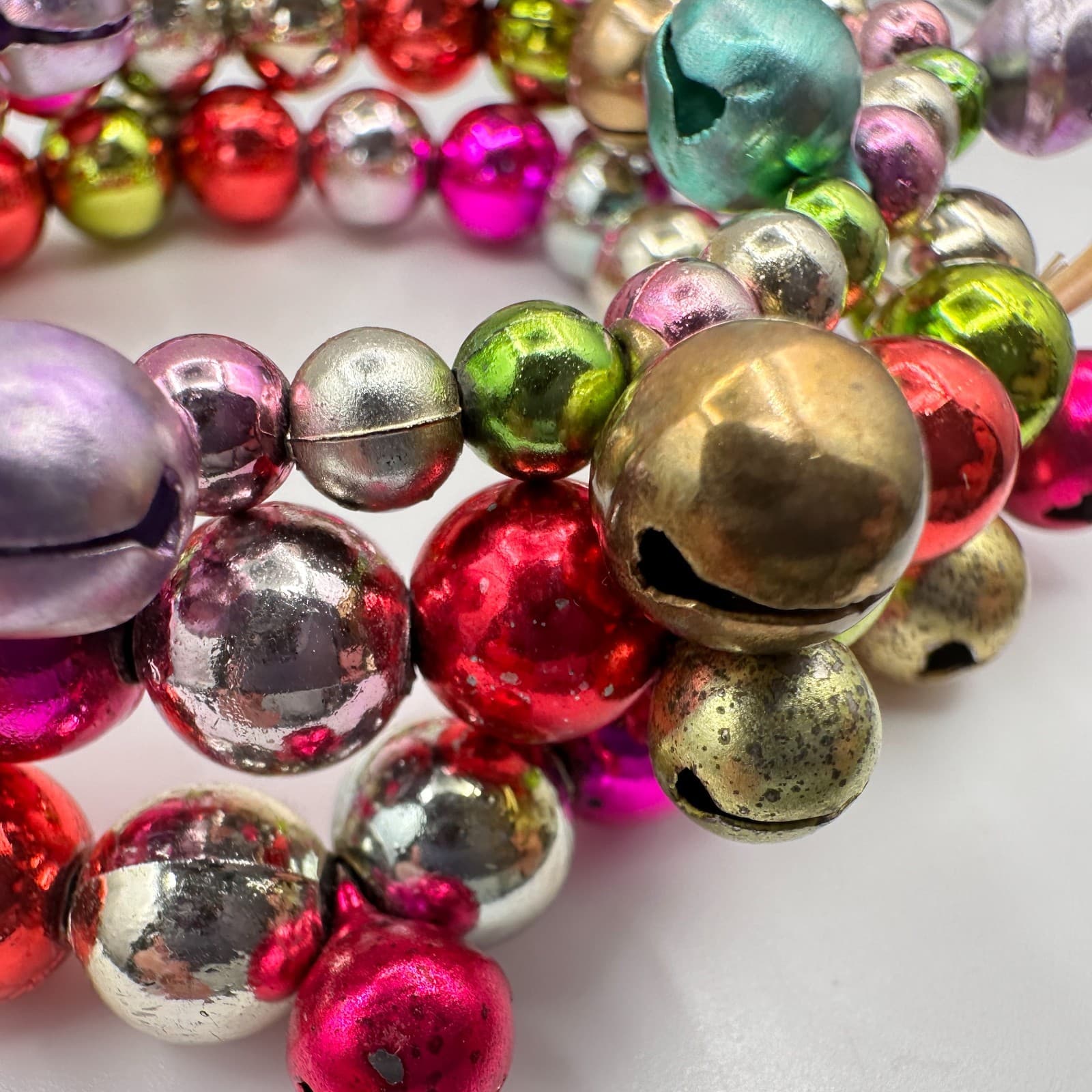 Vintage 90s Jingle Bell Wreath Ornament Stretch Wrap Bracelet Women's Jewelry - Thumbnail 4