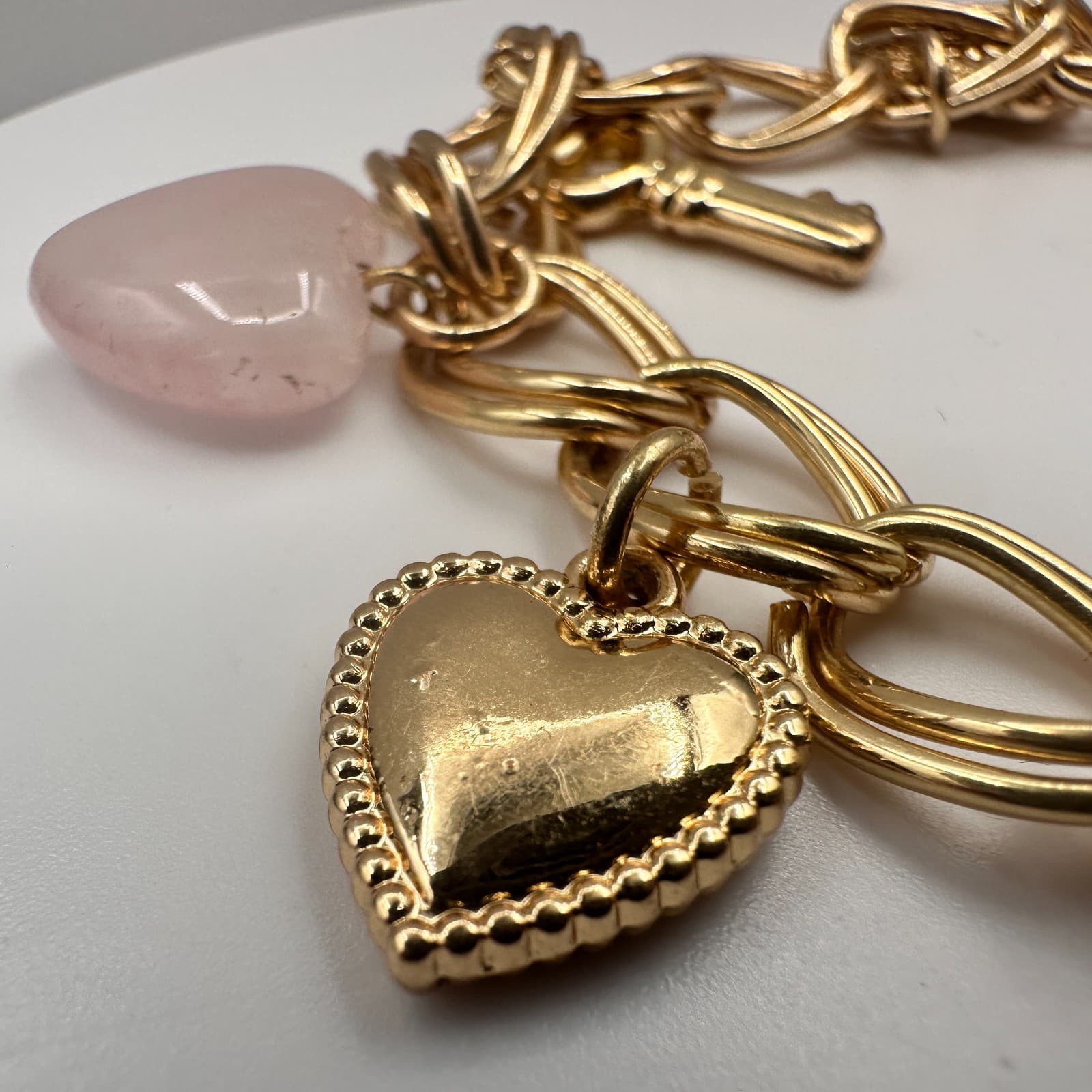 Vintage 90s Gold Tone Chunky Chain Bracelet Heart Key Pearl Toggle Clasp Jewelry - Thumbnail 3