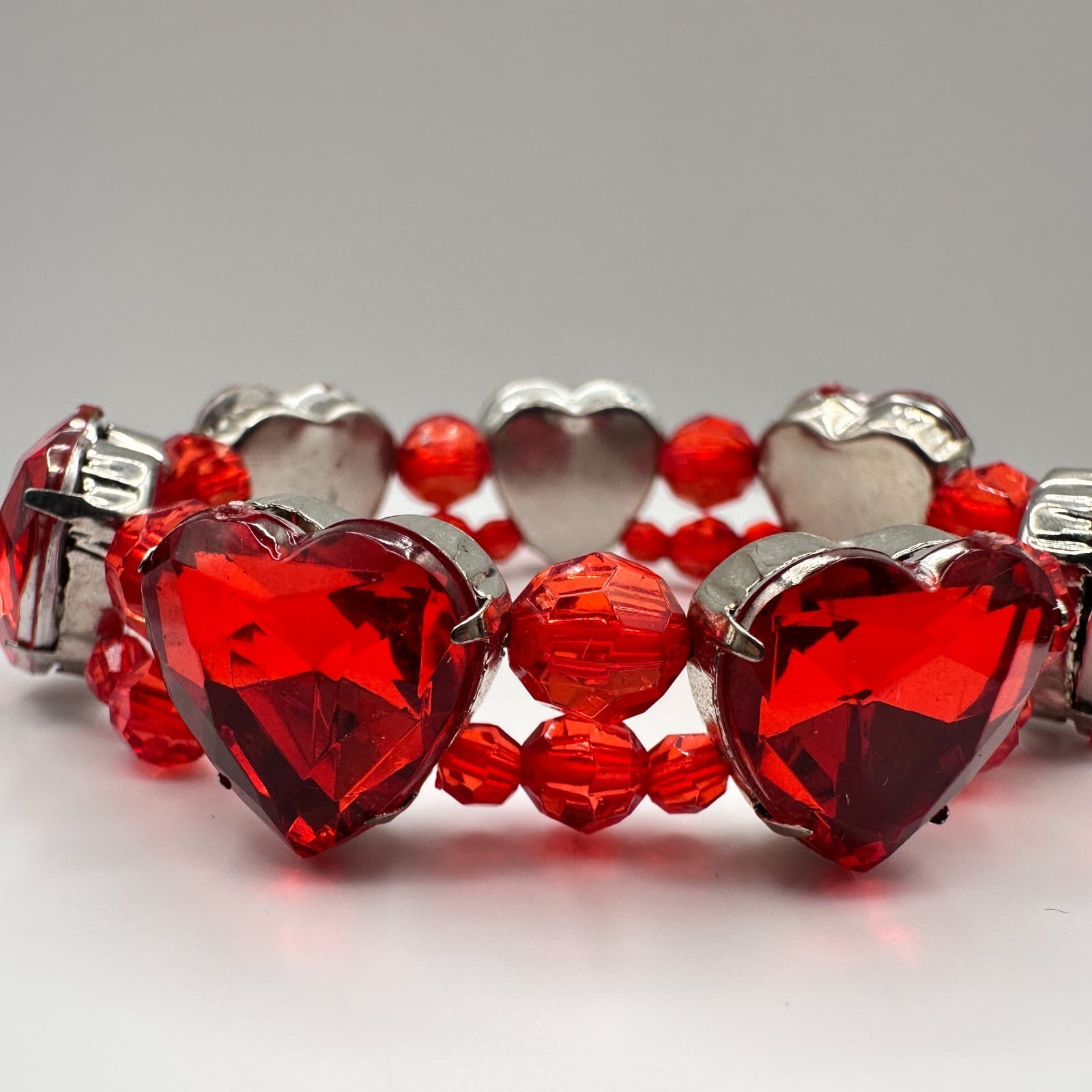 Vintage 90s Red Heart Glass Stretch Bracelet Silver Tone Romantic Fashion - Thumbnail 2