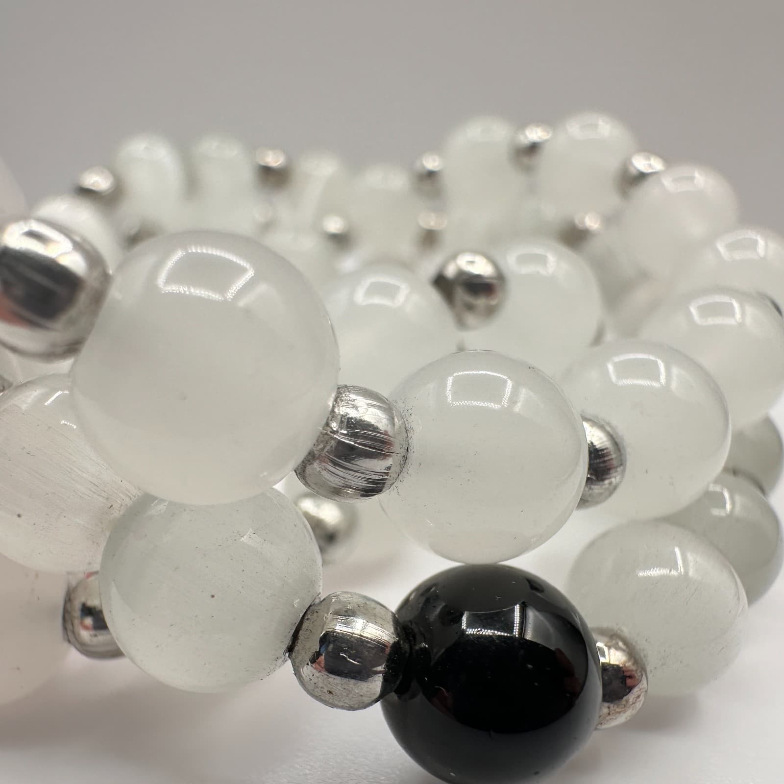 Vintage 90s White Glass Beaded Bracelet Multi Strand Boho Women's Jewelry - Thumbnail 6