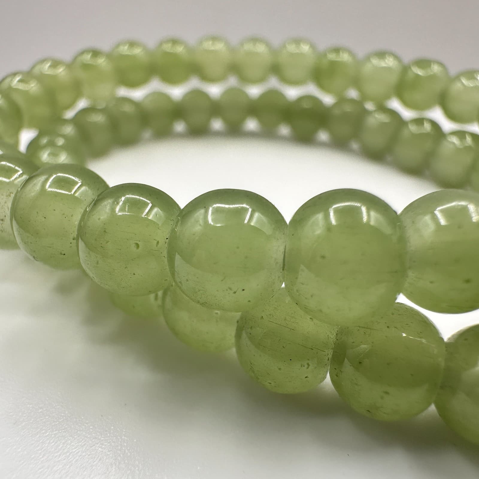 Vintage 90s Green Helvetian Jade Beaded Stretch Bracelet Charm Jewelry - Thumbnail 5
