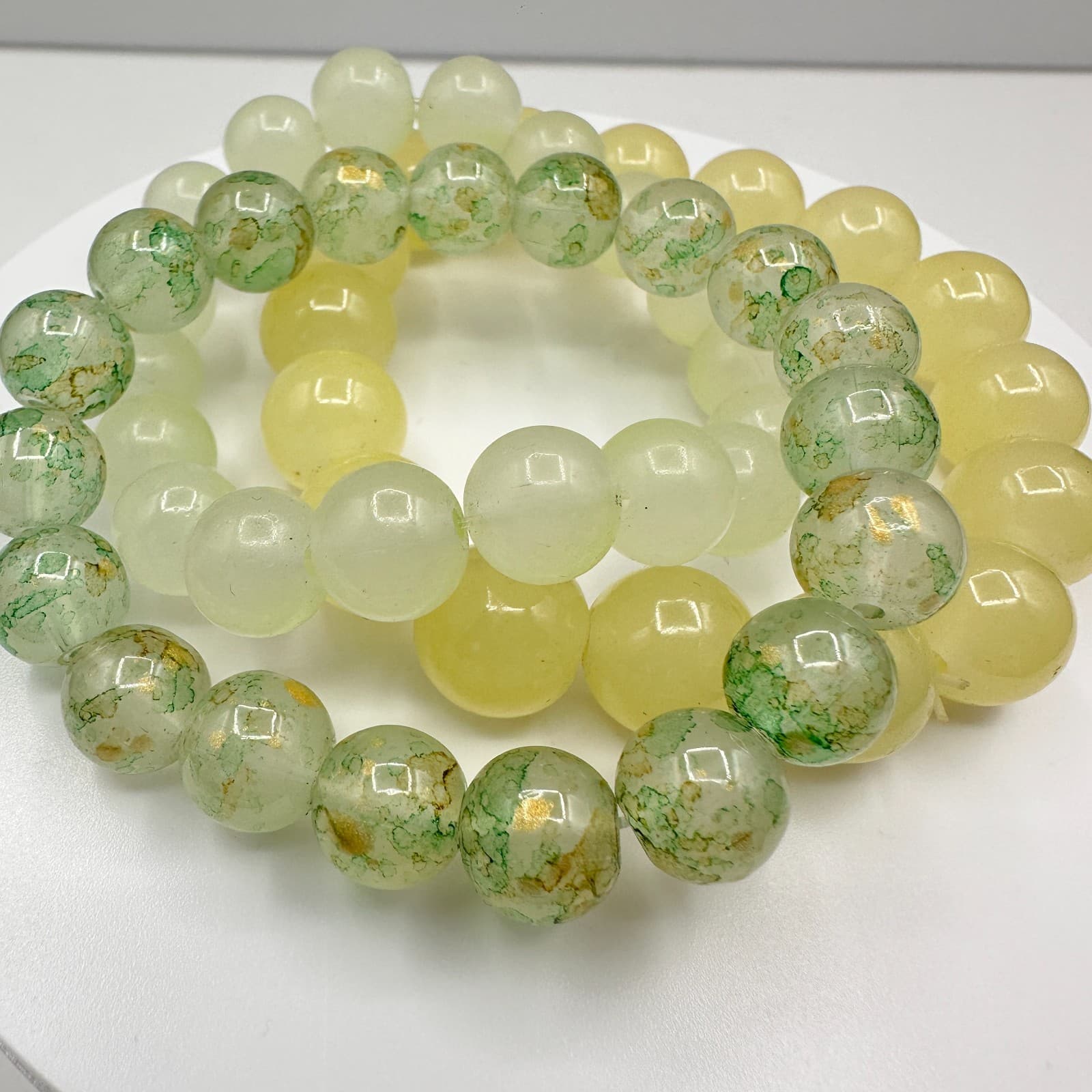 Vintage 80s Natural Prehnite Beaded Bracelet Round Stretchy Womens Jewelry - Thumbnail 4