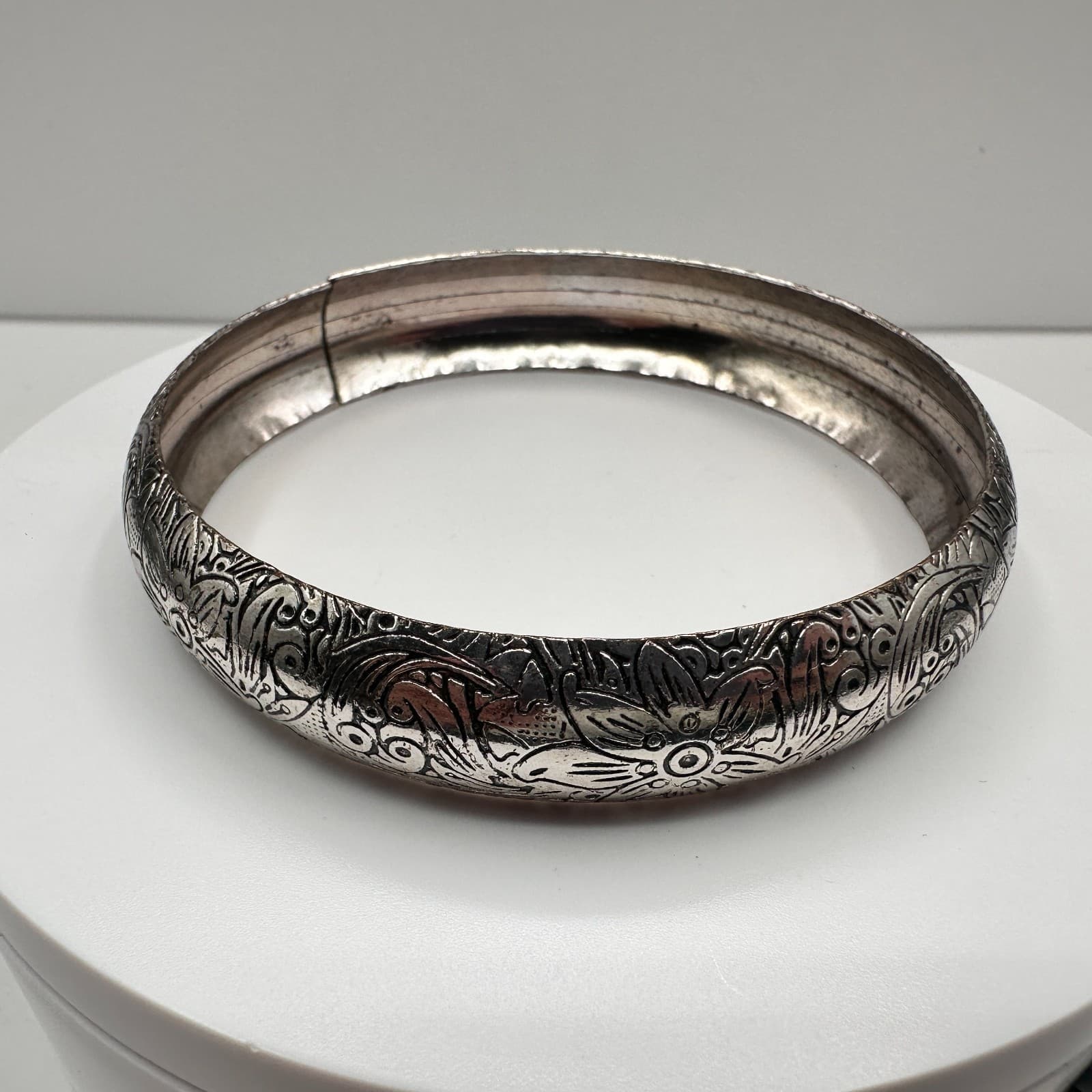 Vintage 80s Silver Tone Floral Bangle Bracelet Etched Boho Statement Jewelry - Image 1