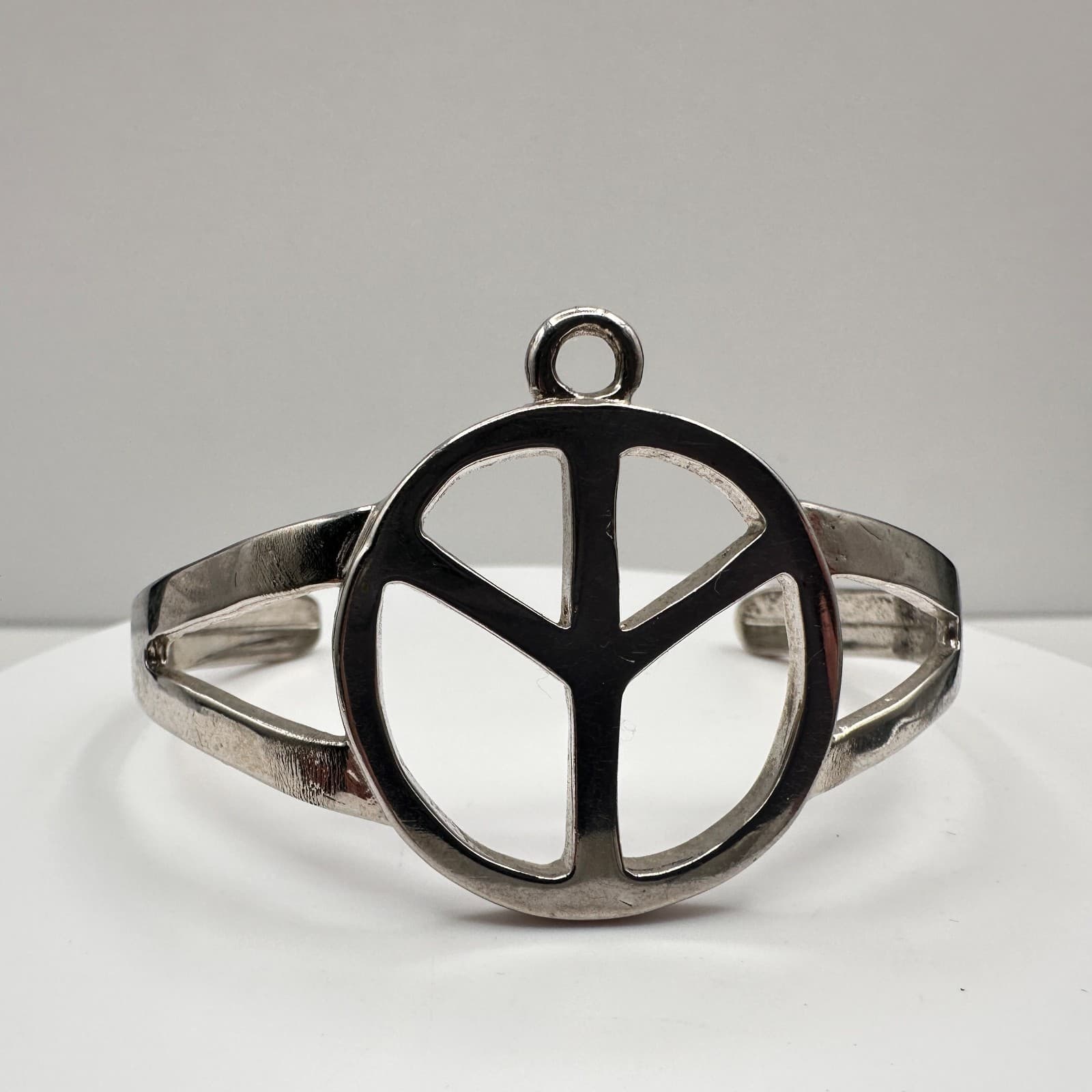 Vintage 80s 90s Silver Tone Peace Sign Cuff Bracelet Boho Hippie Style Jewelry - Image 1