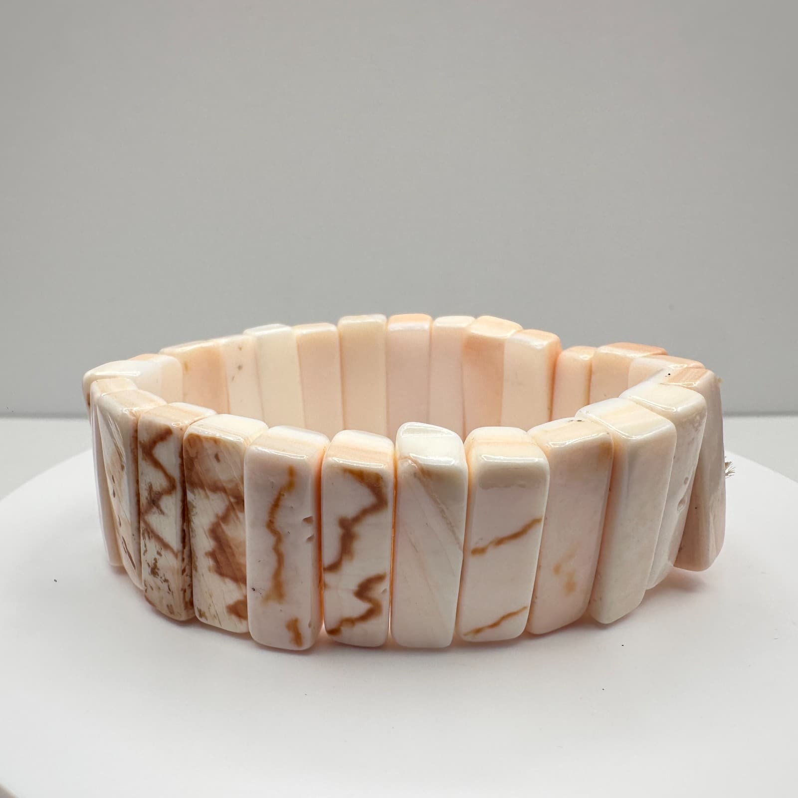 Vintage 90s Boho Cream Shell Stretch Bracelet Natural Stone Inlay Beach Style - Image 1