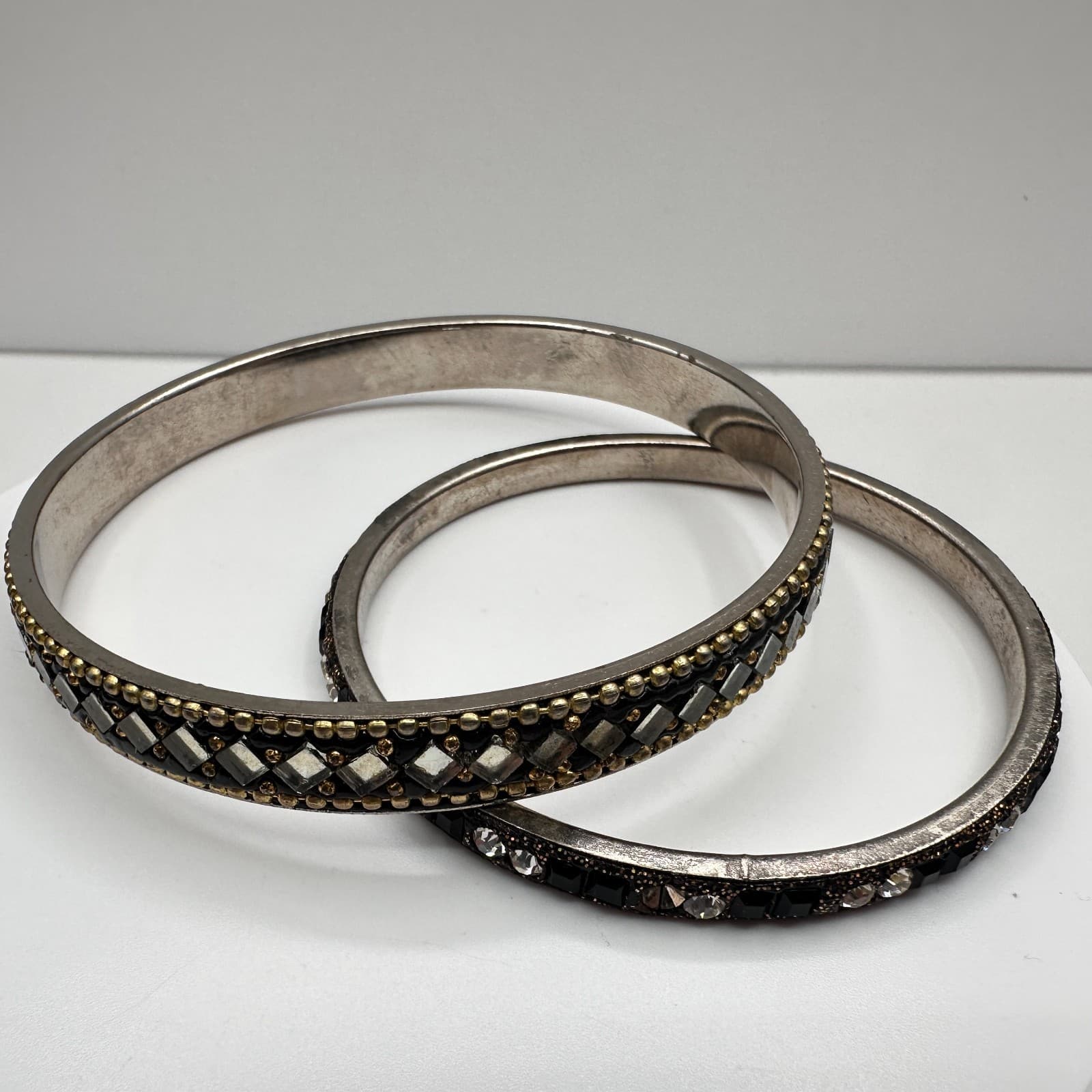 Vintage 90s Black Glass Bangle Bracelet Set Silver Tone Boho Women's Jewelry - Thumbnail 2