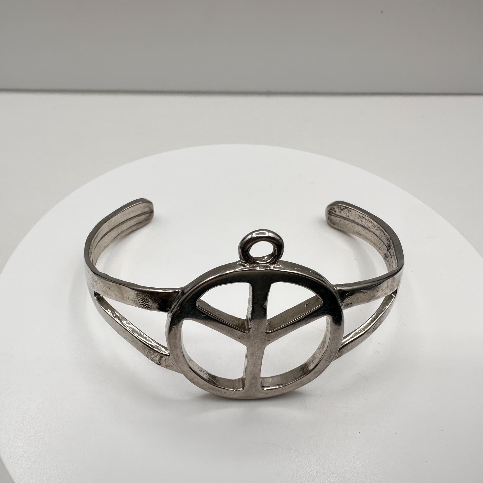 Vintage 80s 90s Silver Tone Peace Sign Cuff Bracelet Boho Hippie Style Jewelry - Thumbnail 2