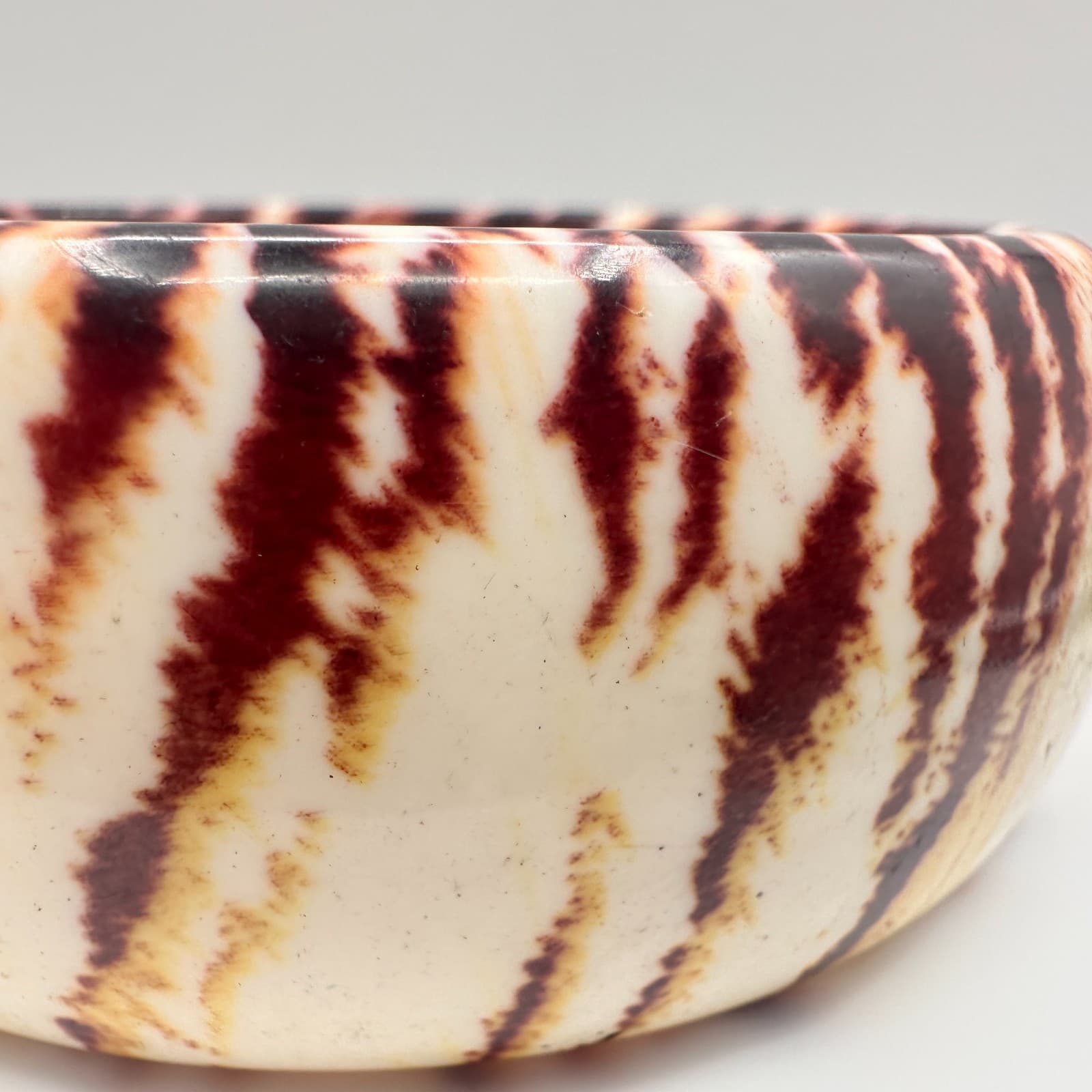 Vintage 80s Tiger Stripe Bangle Bracelet Cream Brown Resin Boho Chunky Jewelry - Thumbnail 4