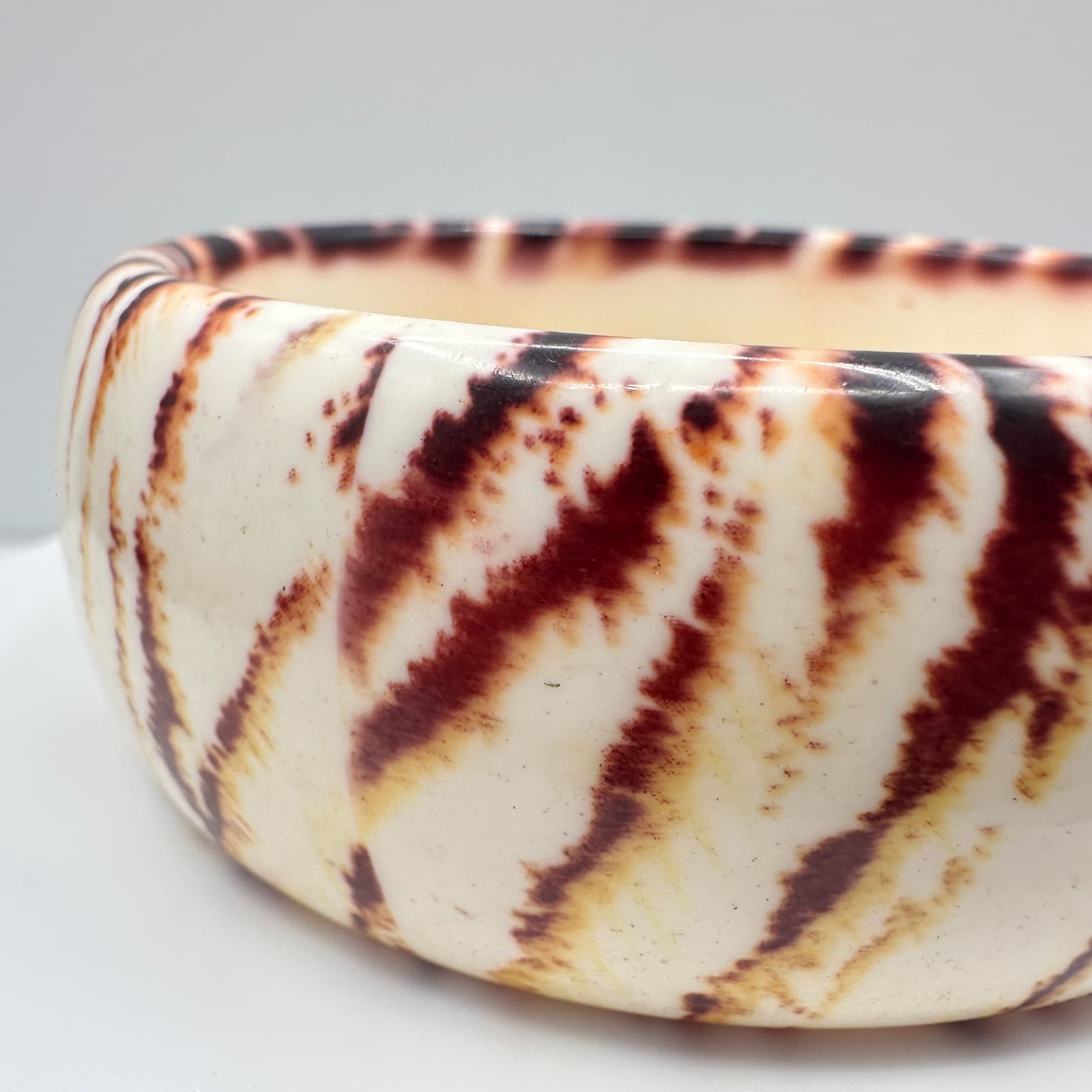 Vintage 80s Tiger Stripe Bangle Bracelet Cream Brown Resin Boho Chunky Jewelry - Thumbnail 3