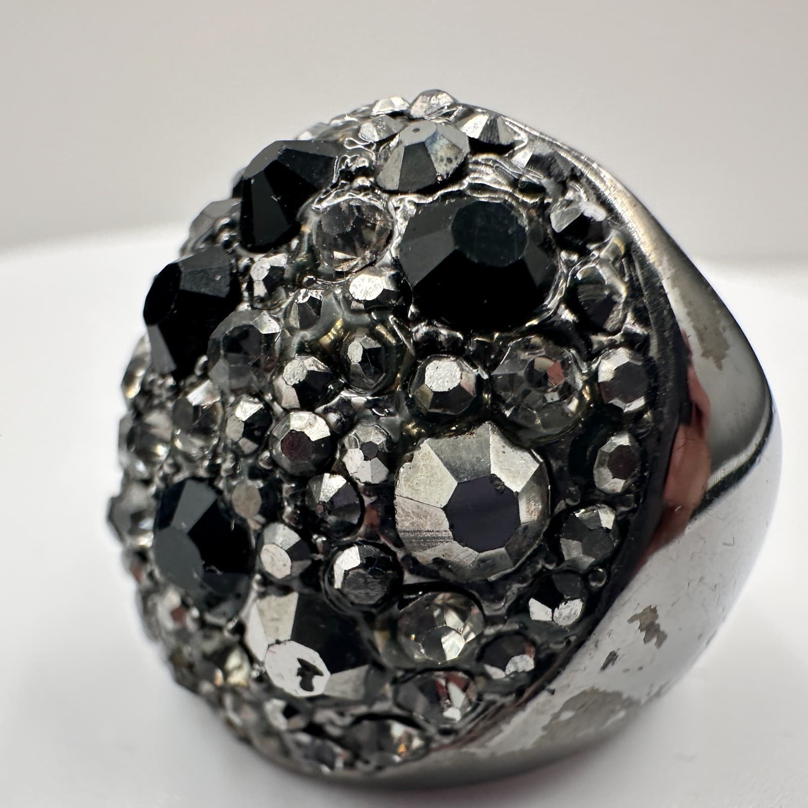 Vintage 90s Silver Tone Dome Ring Black Rhinestone Statement Women's Jewelry - Thumbnail 3