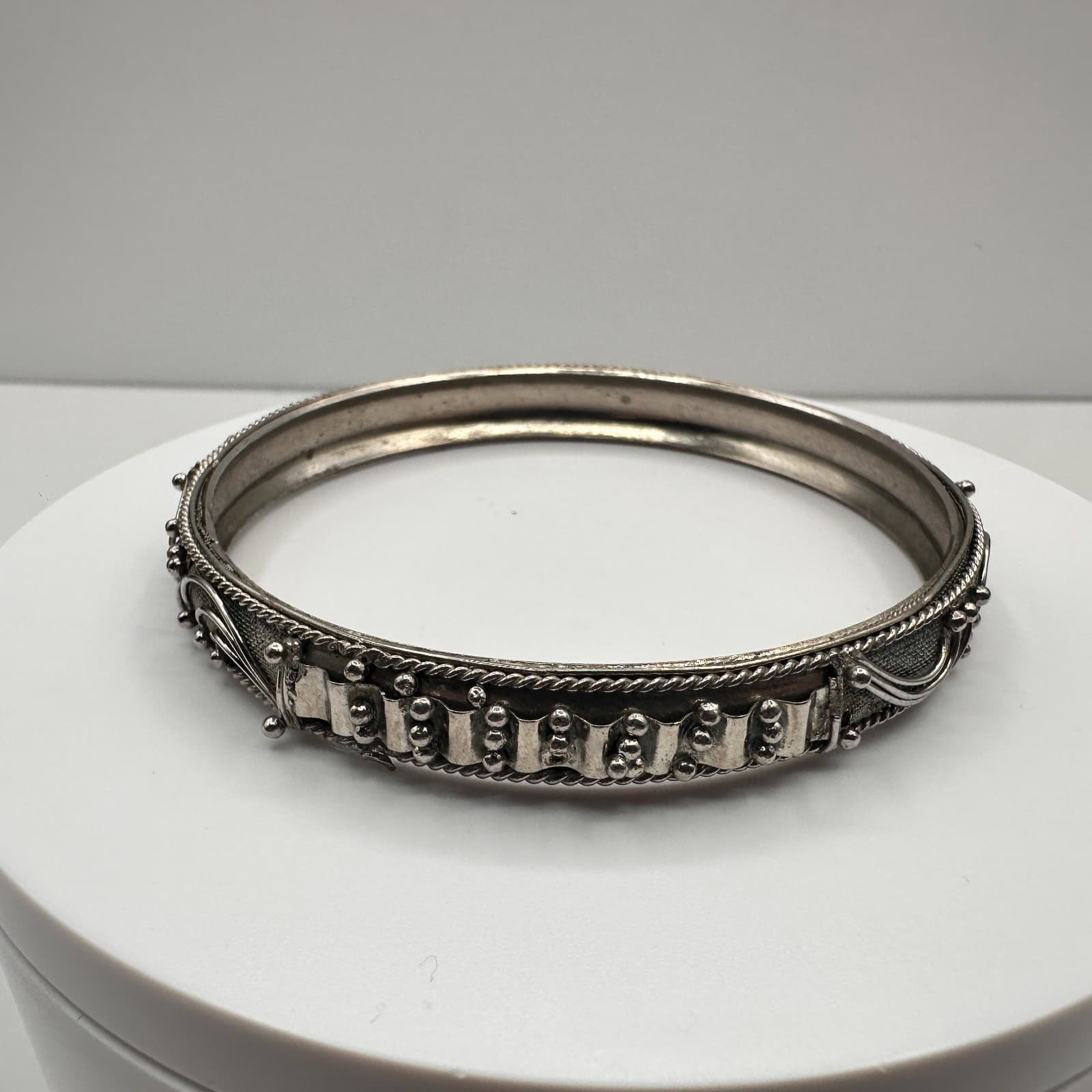 Vintage 80s 90s Silver Tone Textured Bracelet Women's Classic Fashion Jewelry - Image 1